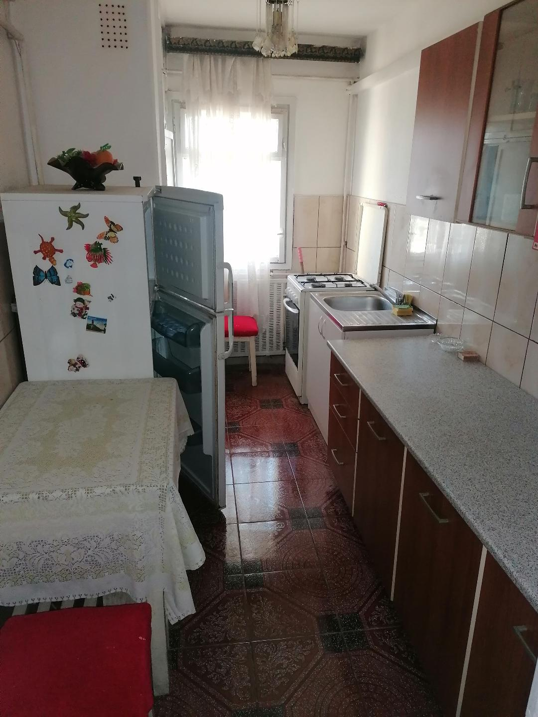 Inchiriez doua camere la Gara