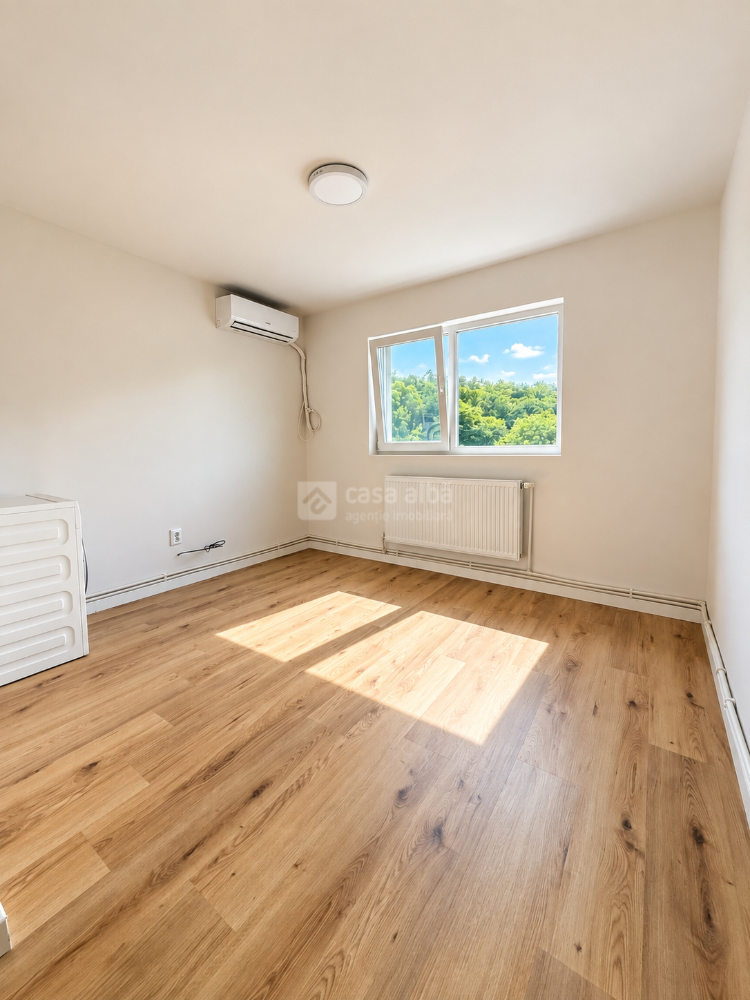 Frumoasa - bd. Poitiers, garsoniera renovata complet, bloc cu lift, LIBERA