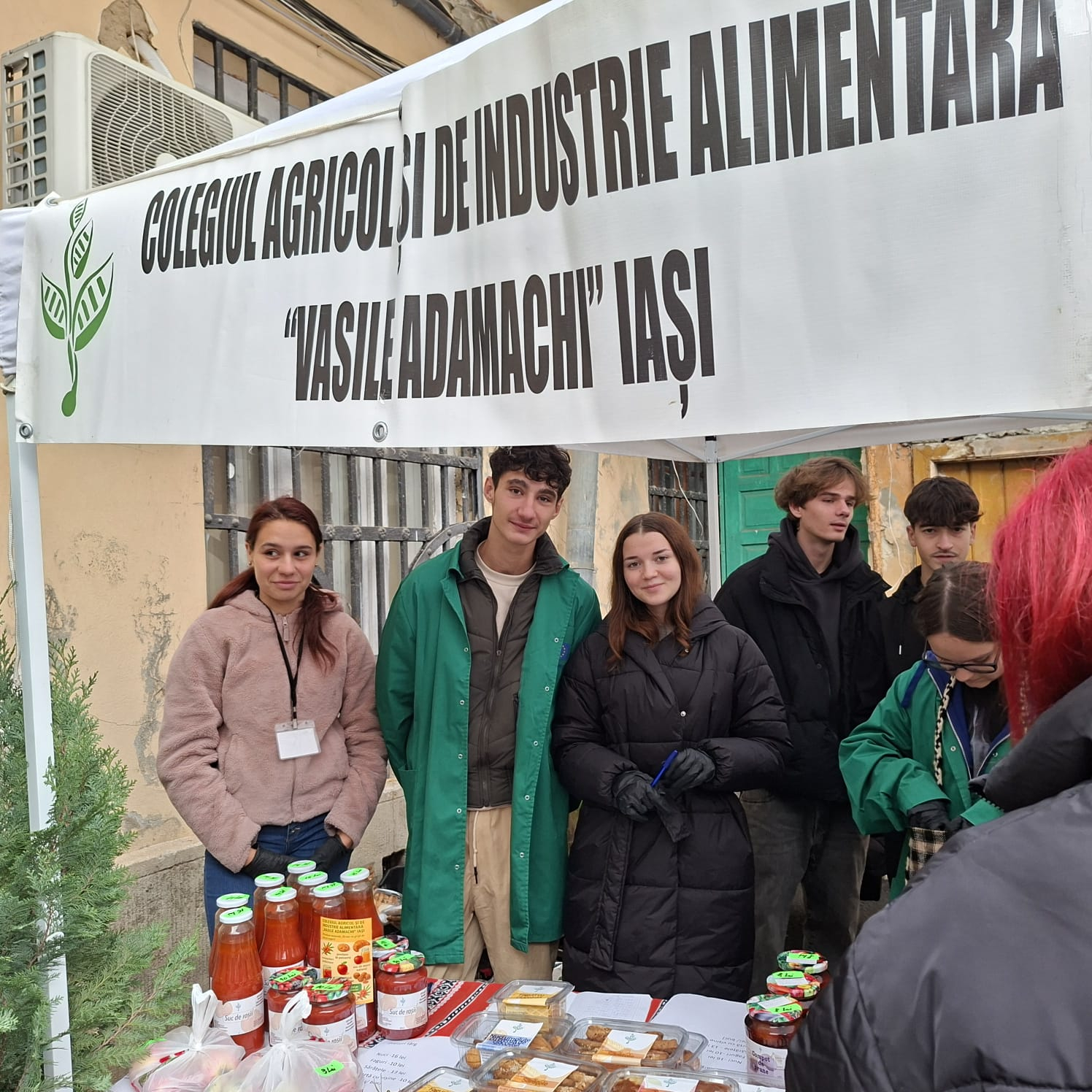 FOTO -- Elevii din Iași au celebrat gustul românesc