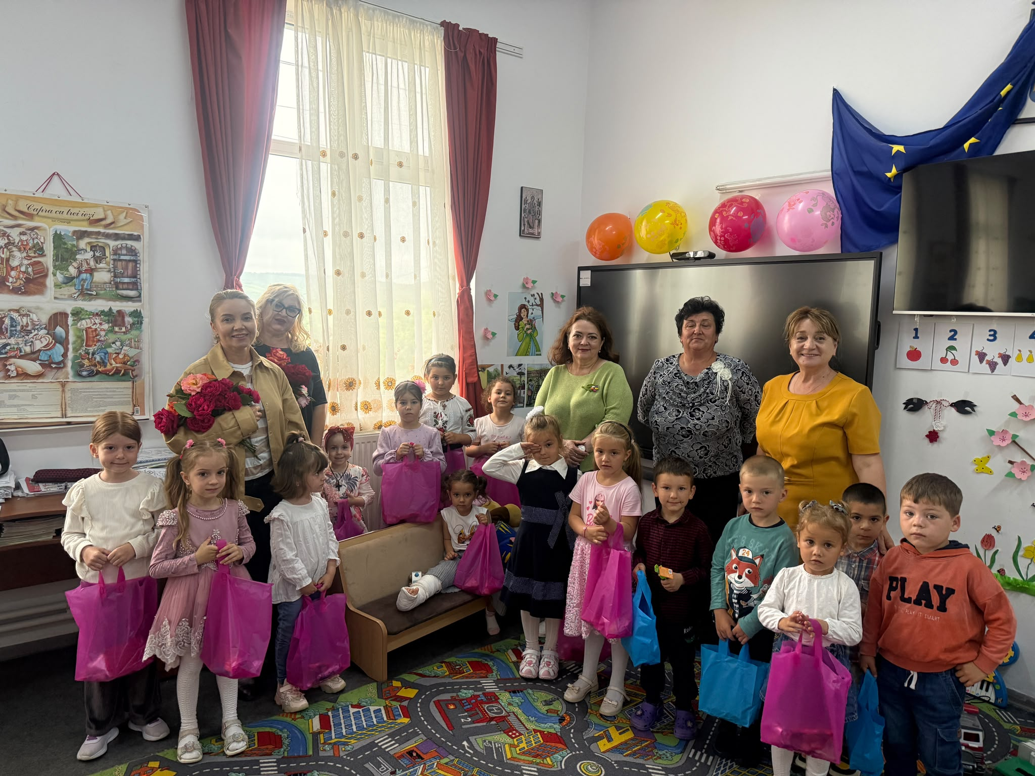 GALERIE FOTO -- Frenciugi, satul în care 60 de copii au aflat că nu sunt uitați