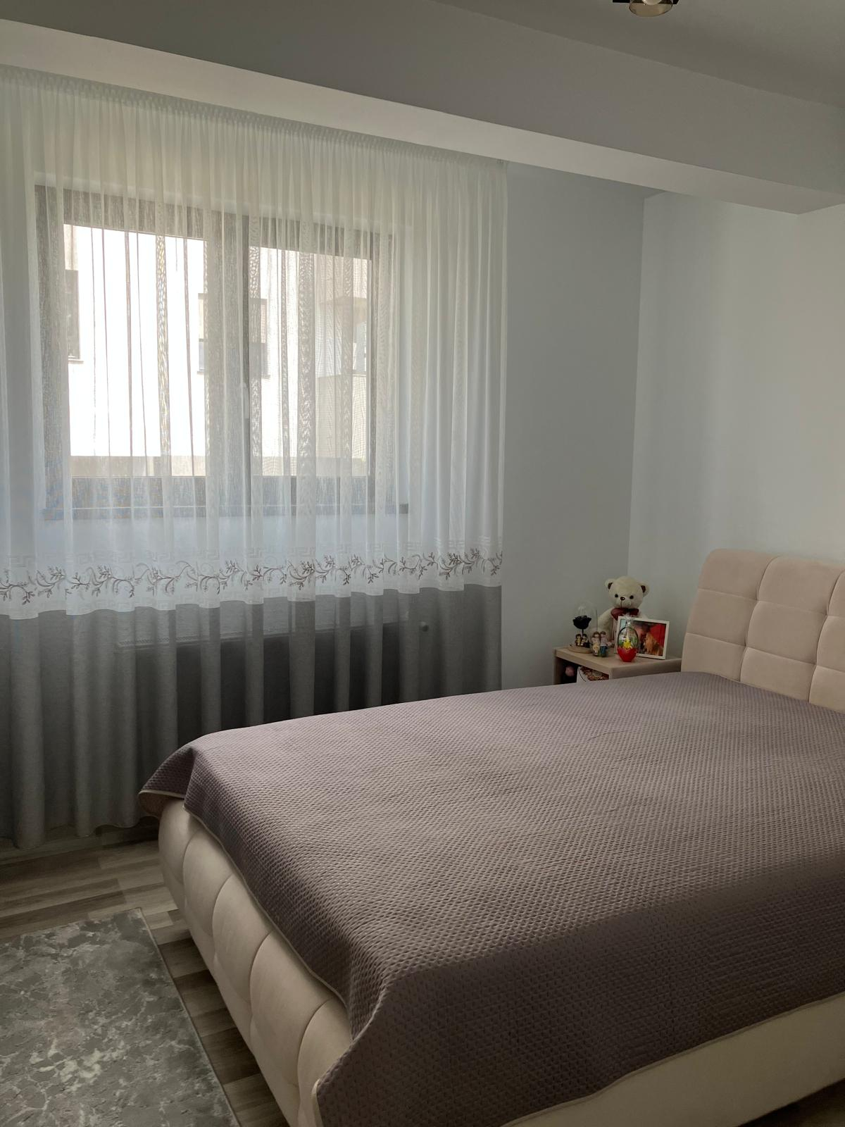 Ocazie!Vand apart 2 camere LUX 60 mp,et1,bloc nou in Iasi-Plopii fara Sot