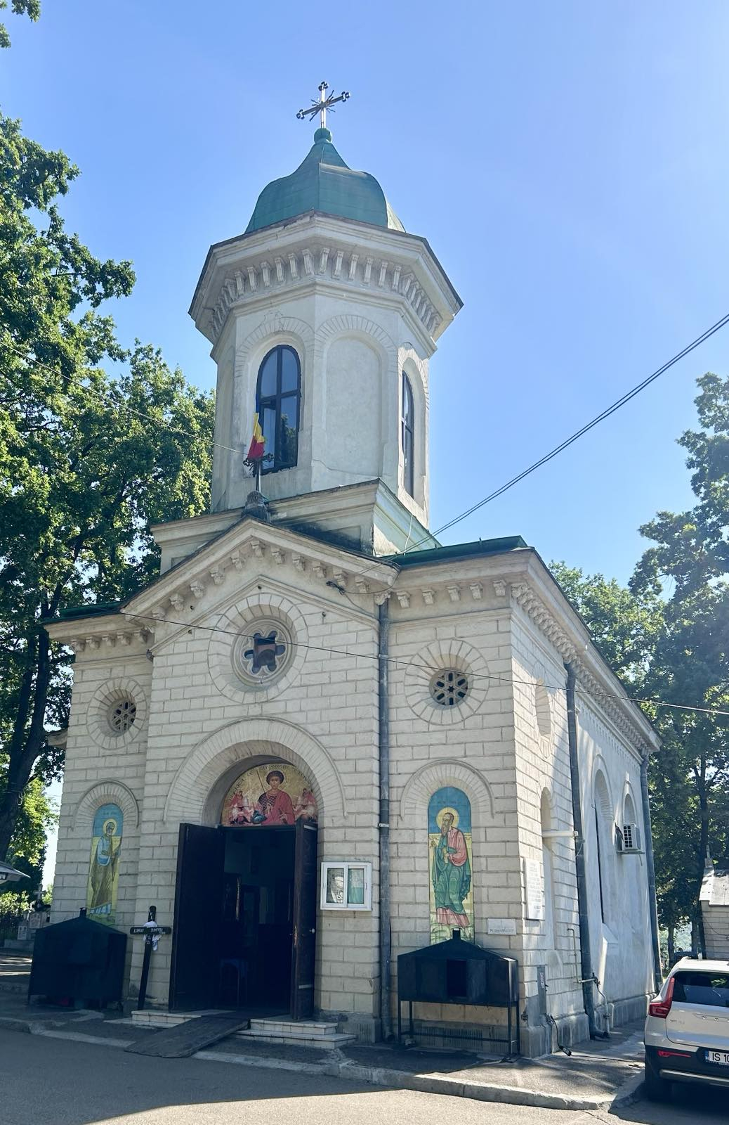 Vand Loc de Veci cu 2 Cavouri in Cimitirul Eternitatea