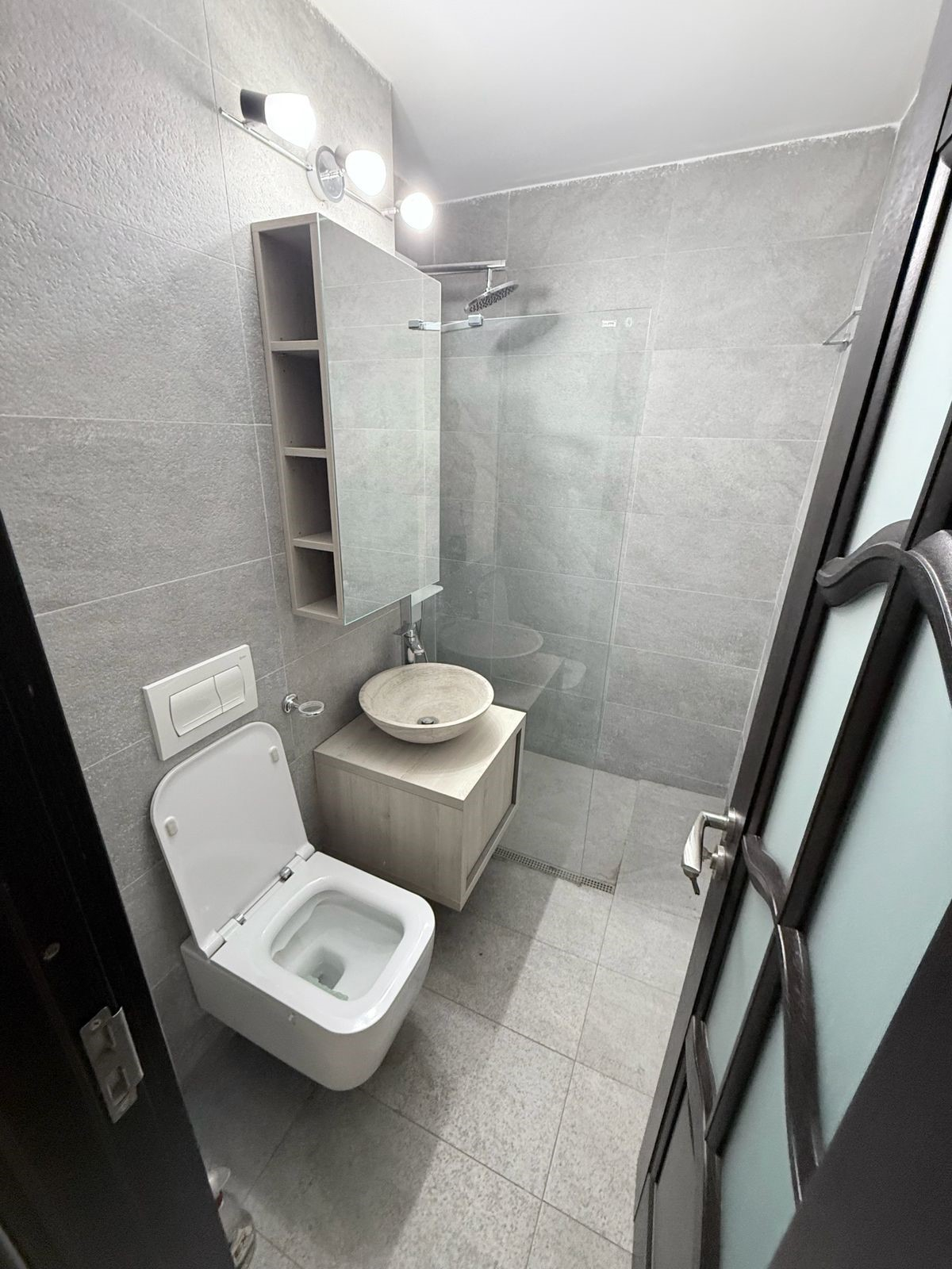 Spațiu birouri/ Apartament 2 camere de închiriat în spate la tribunal