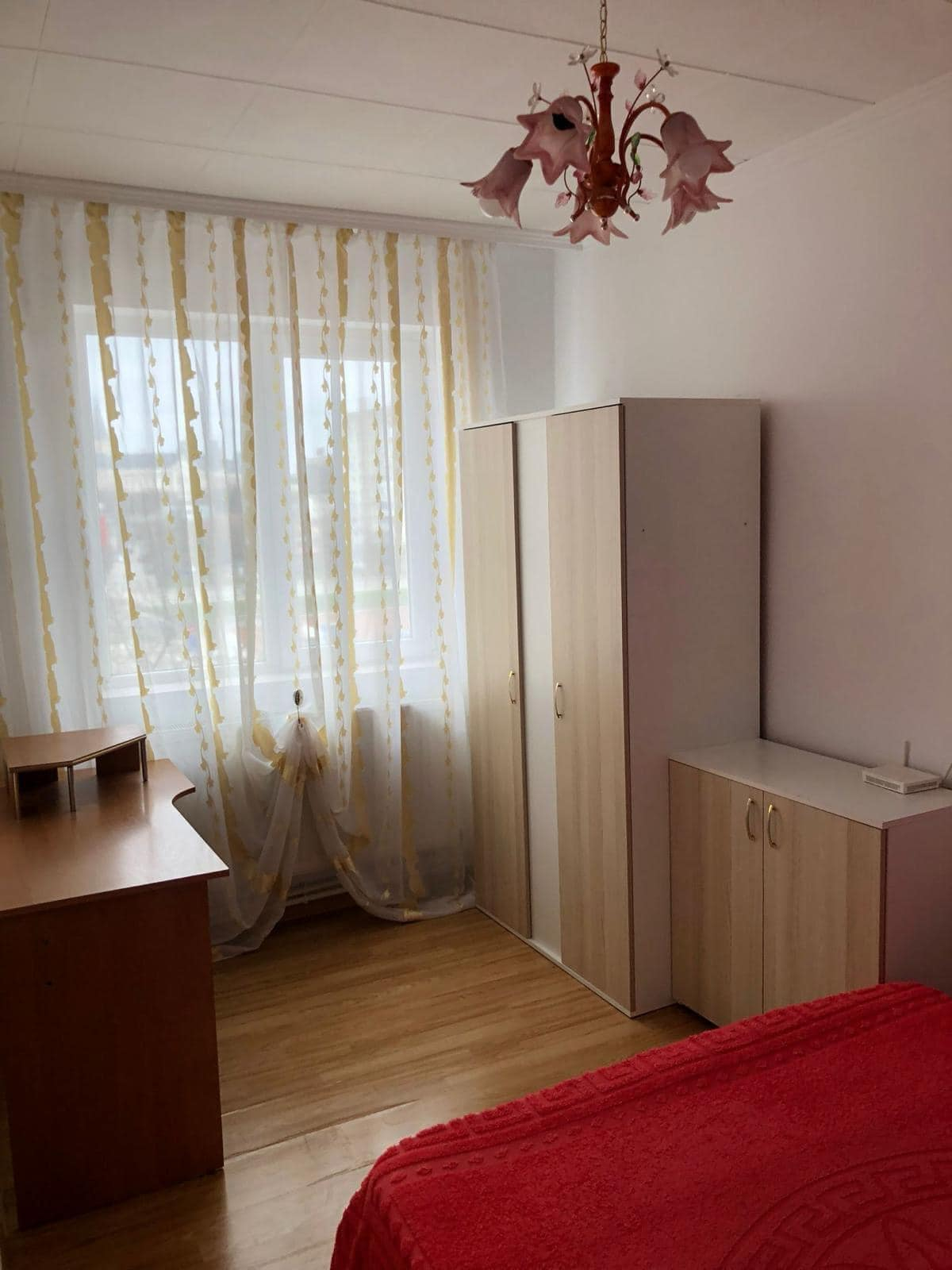 Proprietar, ofer spre chirie apartament 3 camere, zona Podul Roș