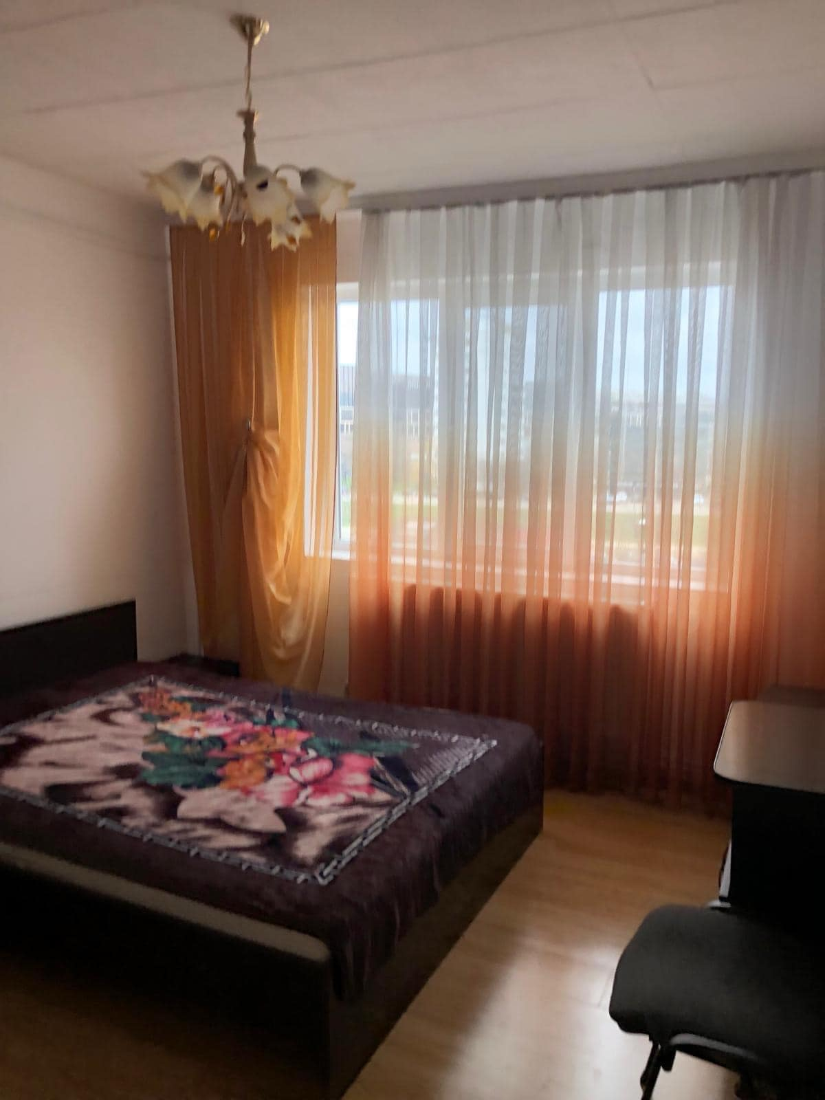 Proprietar, ofer spre chirie apartament 3 camere, zona Podul Roș