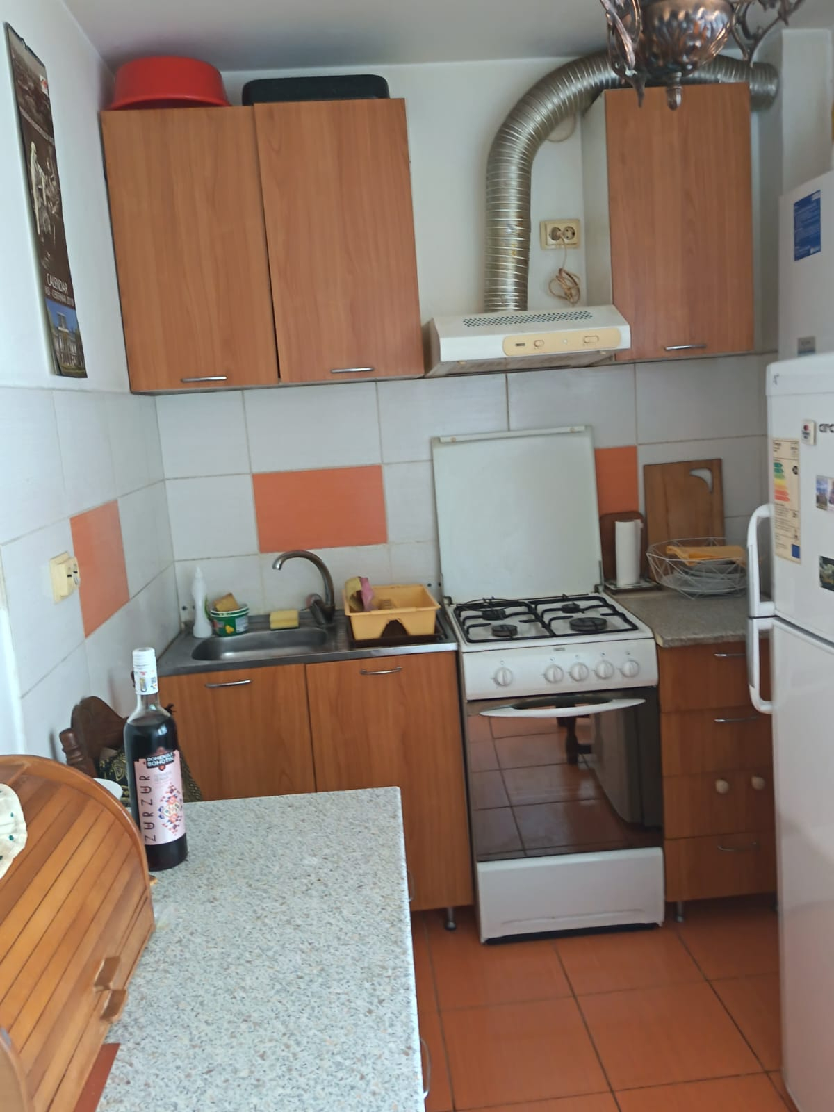 OCAZIE!Vand apart 2 camere ,50 mp, mobilat si utilat,cu CT,bloc din 1980, Nicolina,aproape de Pallas
