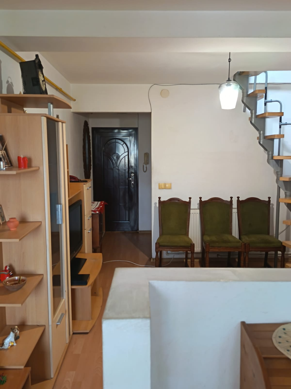 OCAZIE!Vand apart 2 camere ,50 mp, mobilat si utilat,cu CT,bloc din 1980, Nicolina,aproape de Pallas