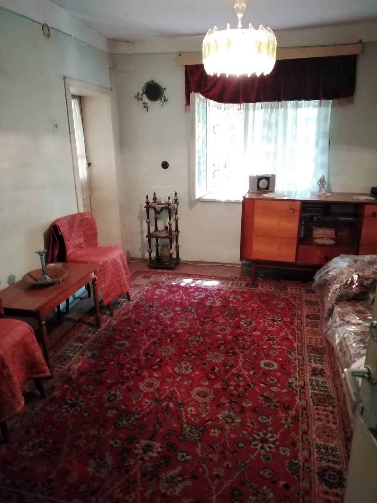 vânzare casă bătrânească, sat Poieni