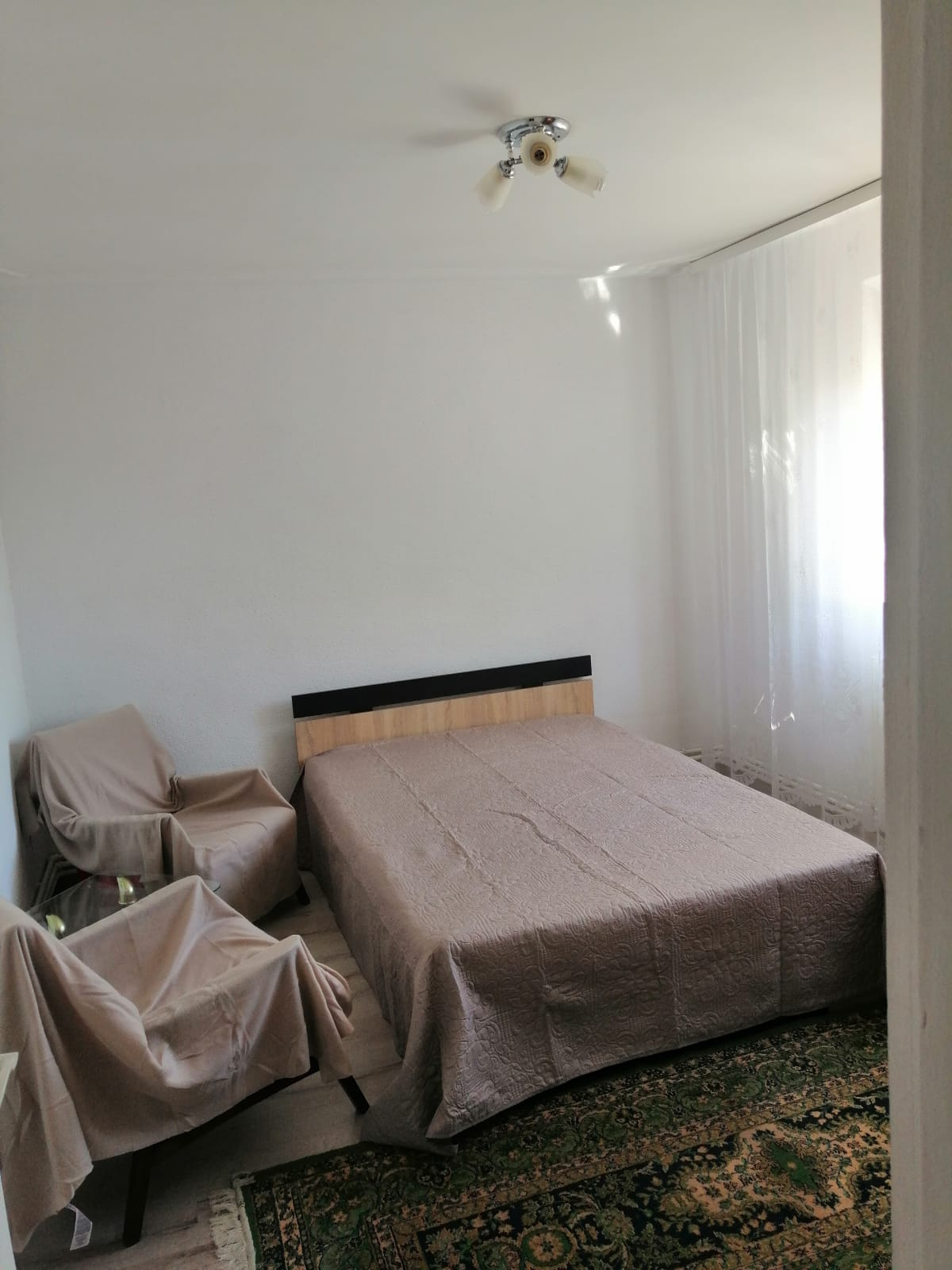 Inchiriez 2 camere decomandate Tatarasi