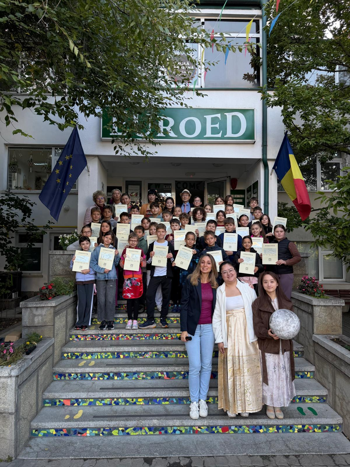 La Iași, copiii au învățat română, greacă și chineză de Ziua Limbilor