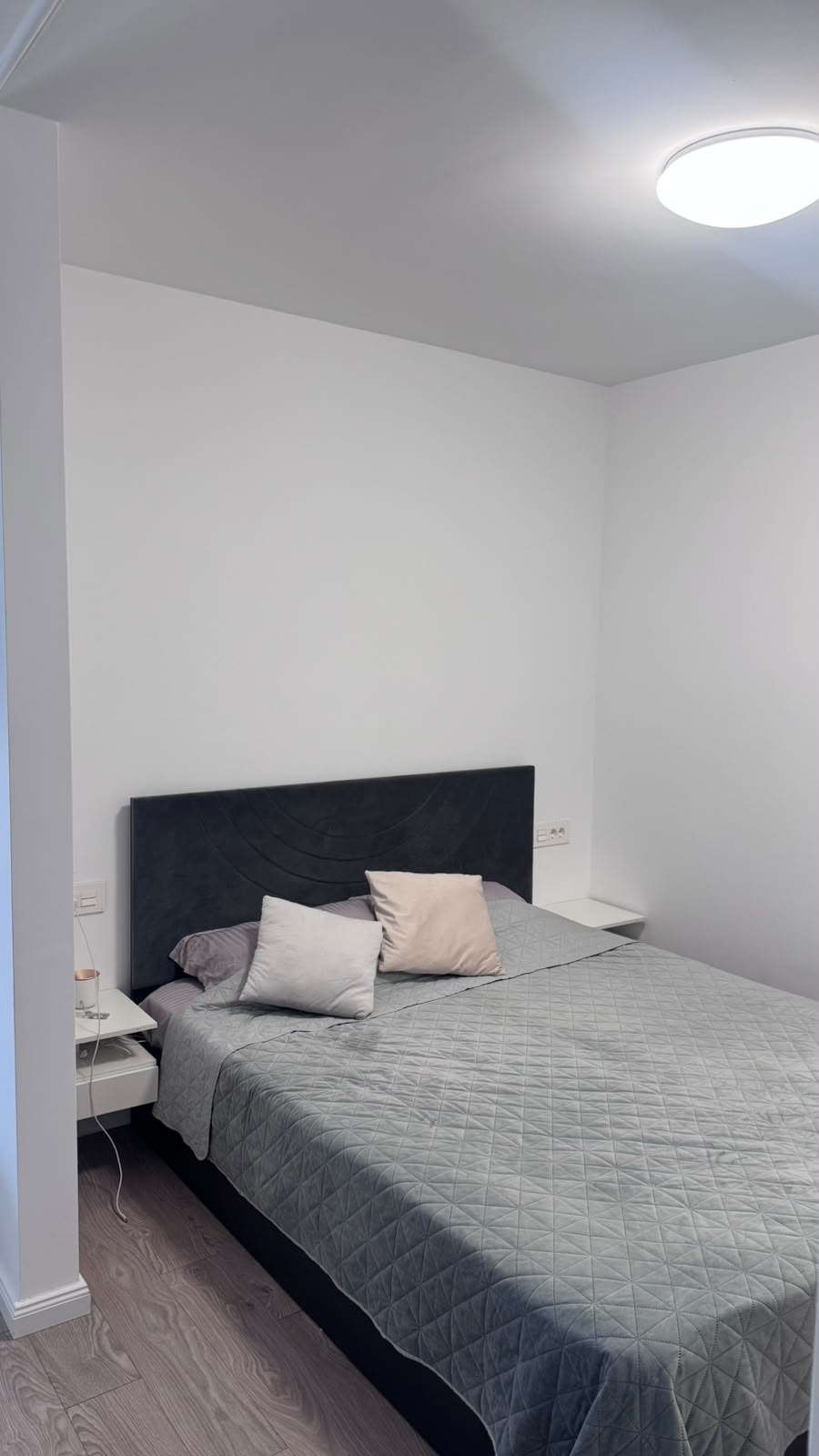 ÎNCHIRIEZ APARTAMENT CU O CAMERĂ - 37 mp - bloc nou CU LIFT DE PERSOANE- Aleea Tudor Neculai  & Strada Strugurilor