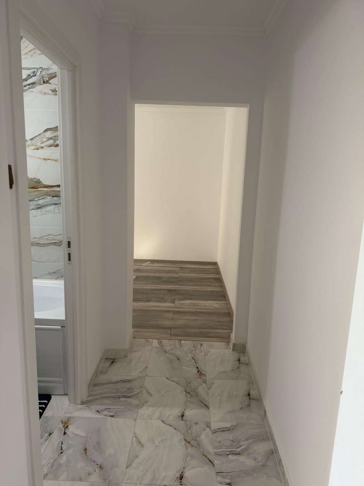 OCAZIE!Vand ap3 camere sd,46 mp LUX,etajul4,totul nou Tatarasi,ap de Ateneu,Piata,Spital Neuro 