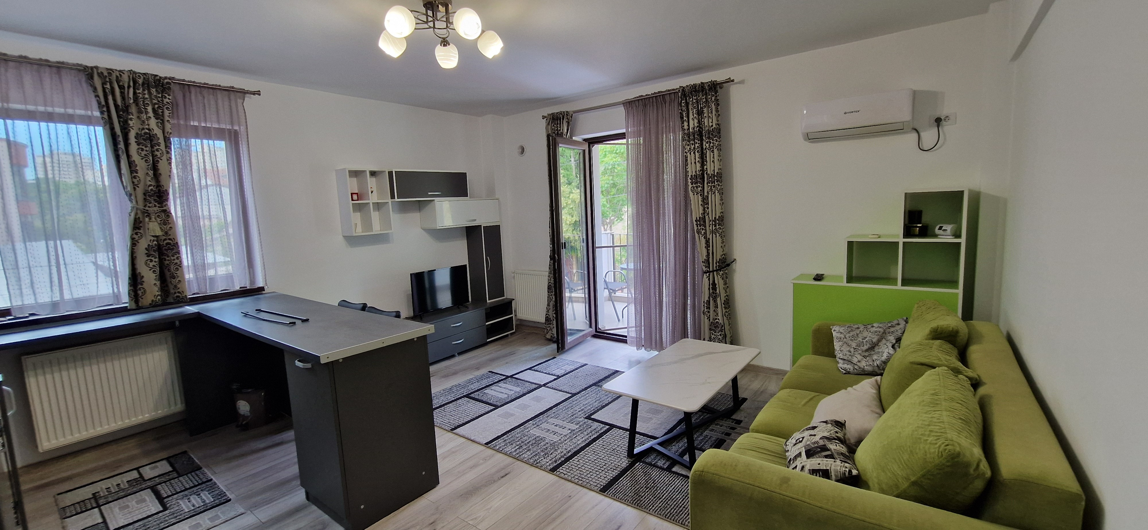 Disponibil pentru închiriere un apartament cu 2 camere, CENTRU
