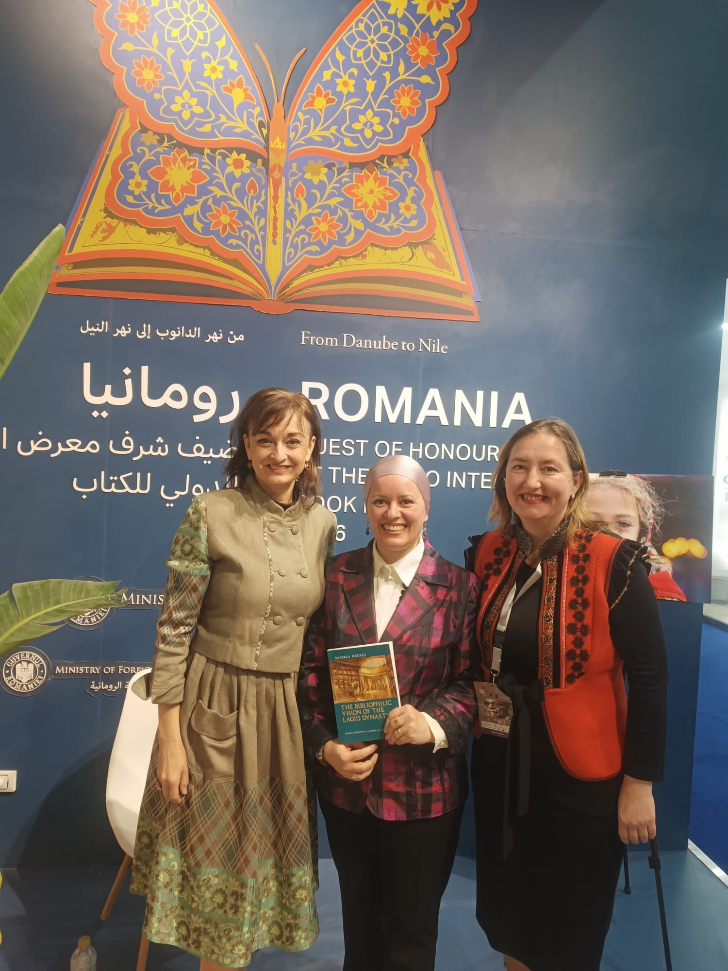 Volume trilingve editate la Iași, prezentate la Târgul Internațional de la Cairo