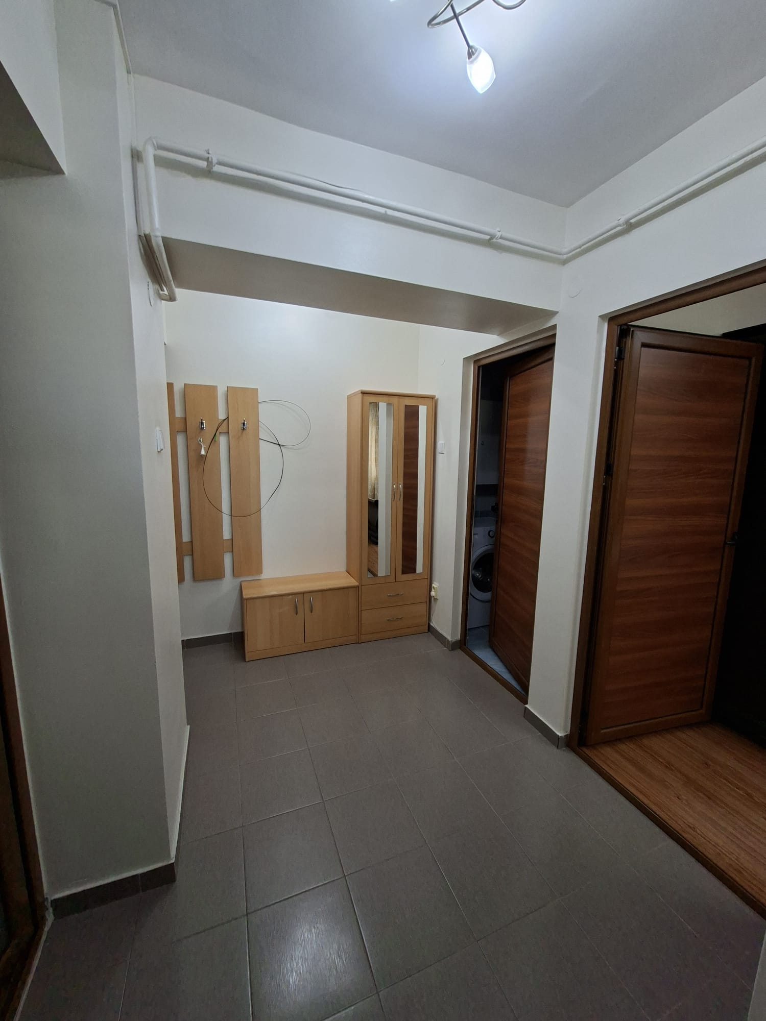 Inchiriez apartament 2 camere 