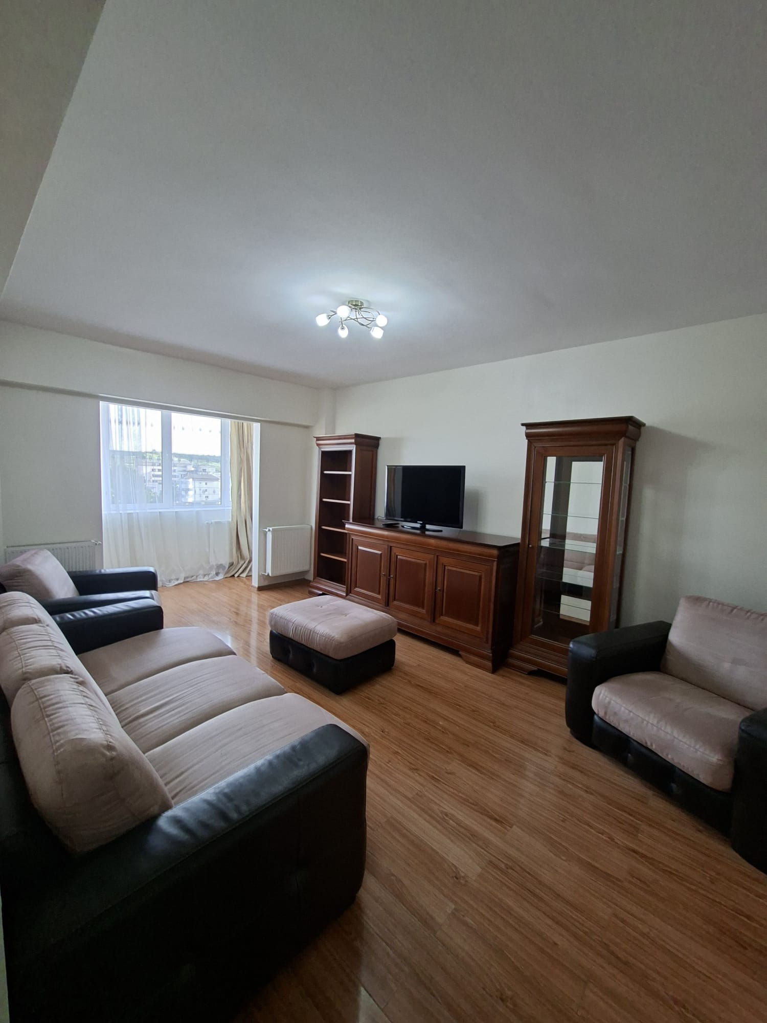 Inchiriez apartament 2 camere 