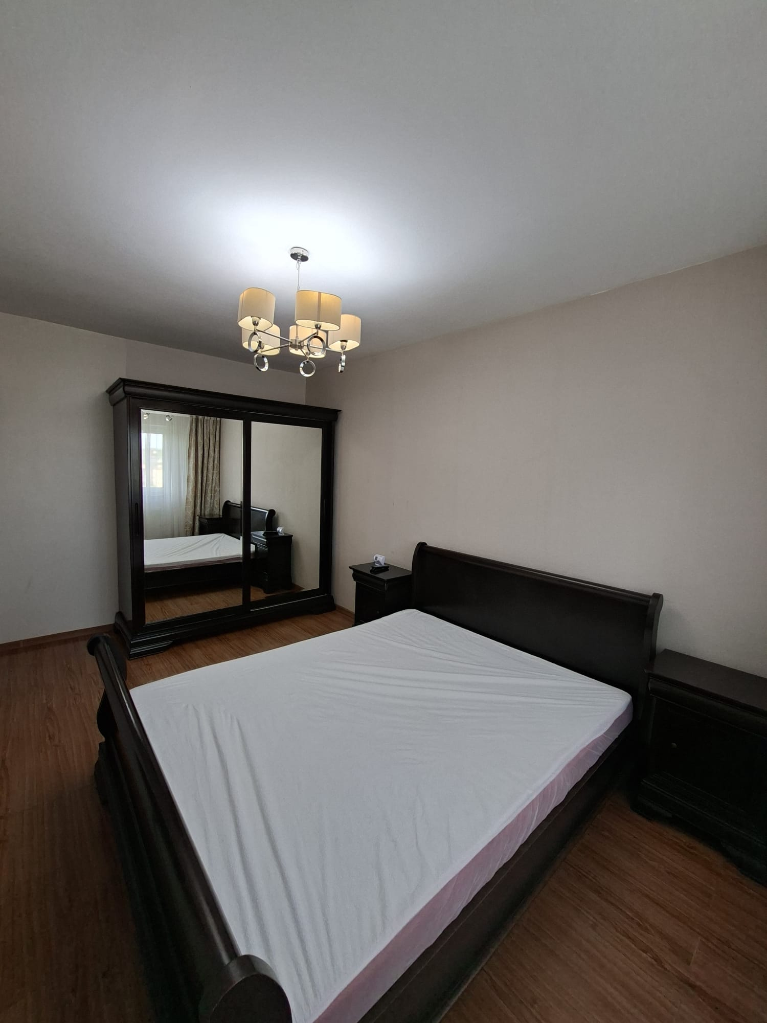 Inchiriez apartament 2 camere 