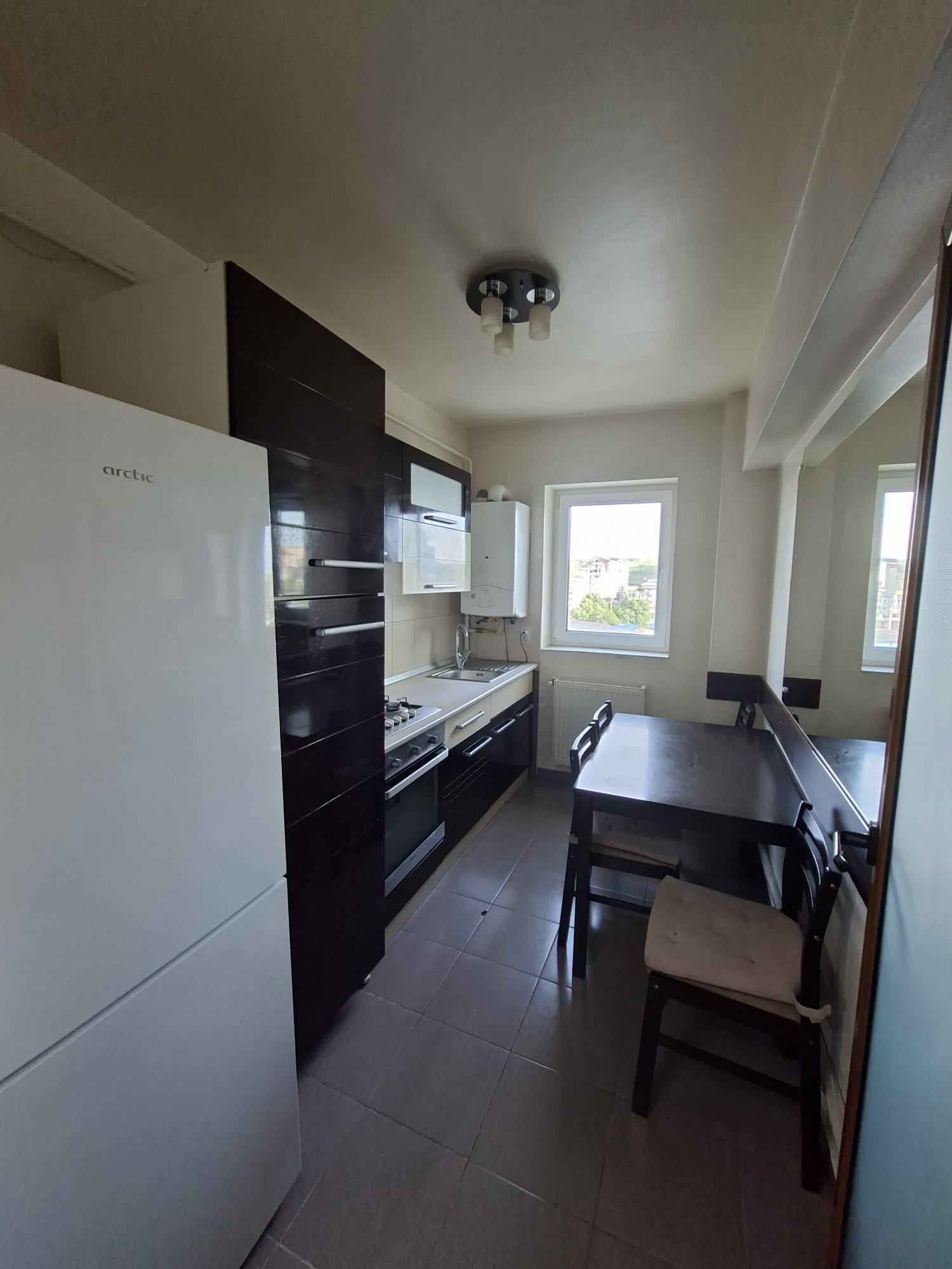 Inchiriez apartament 2 camere 