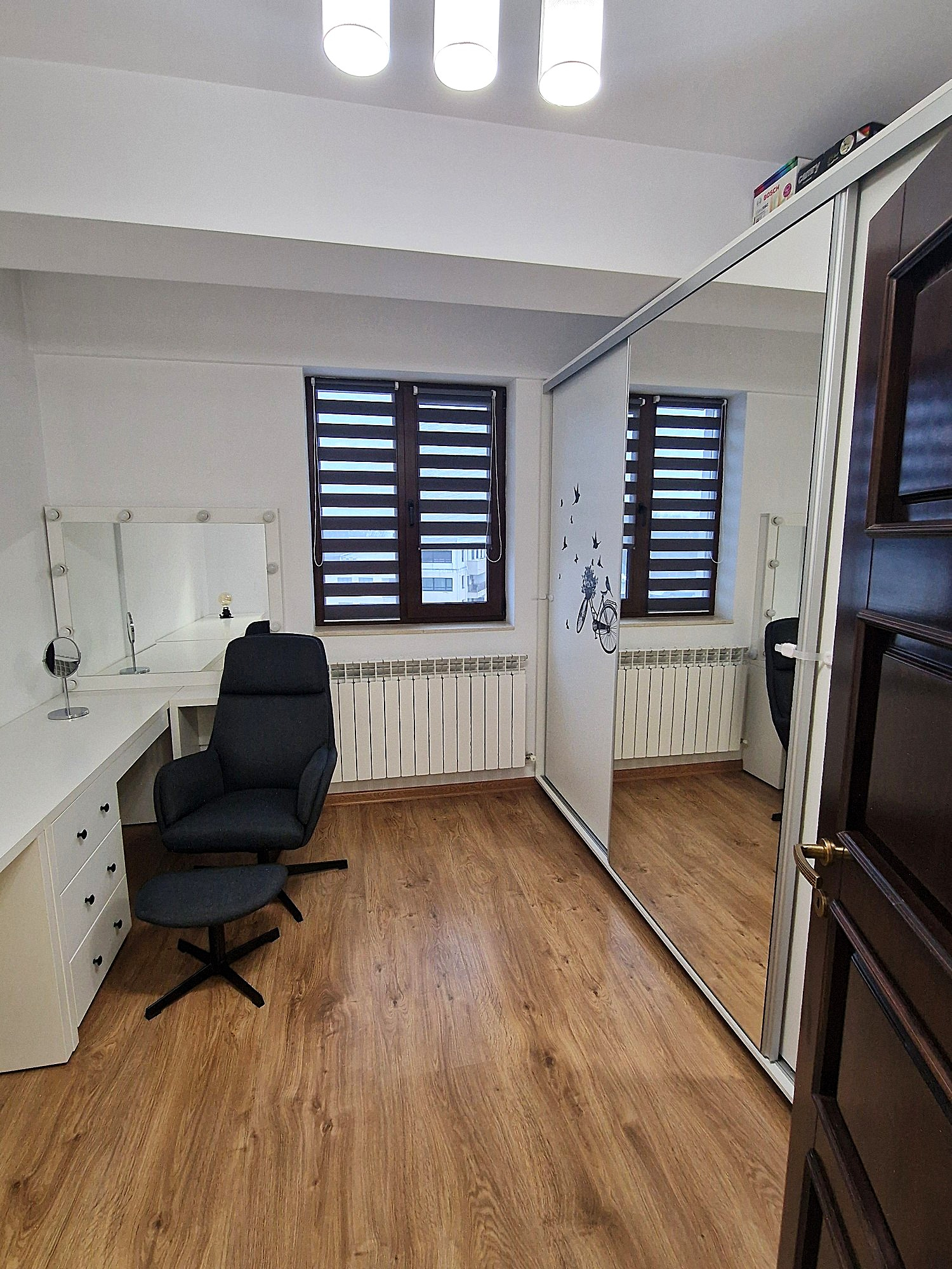 Apartament de închiriat – 2 dormitoare + living | Moara de Vânt | Parcare privată inclusă