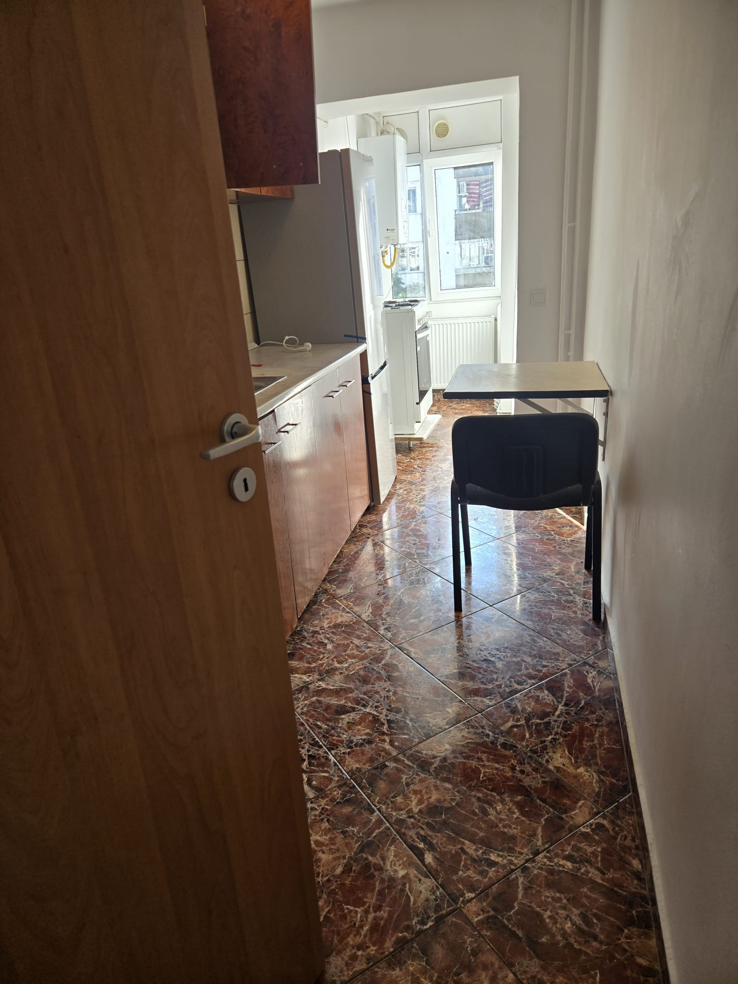 Proprietar, ap. 2 camere dec.