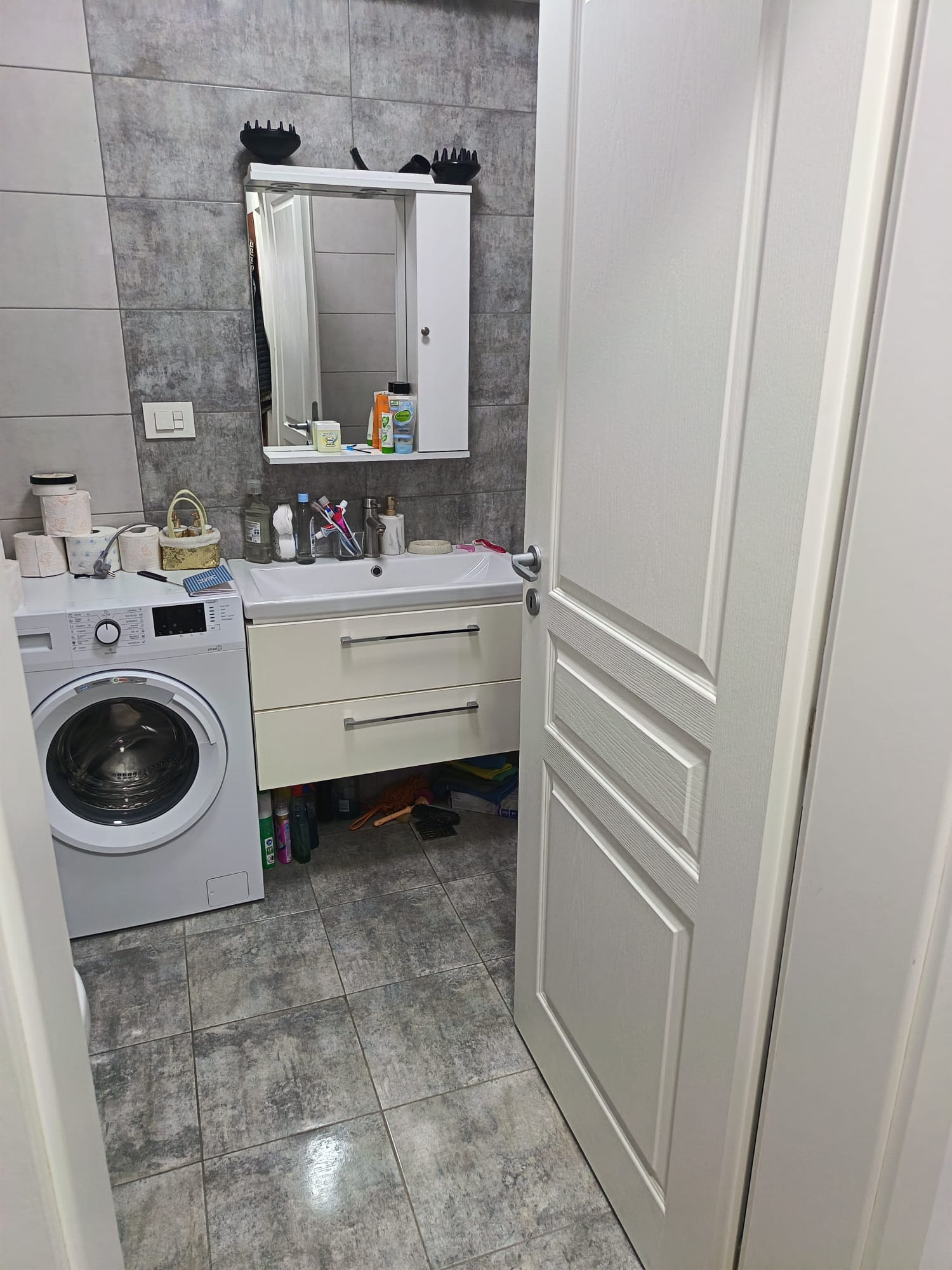 ÎNCHIRIEZ APARTAMENT CU 2 CAMERE - 54 mp - bloc nou - zona Aleea Tudor Neculai