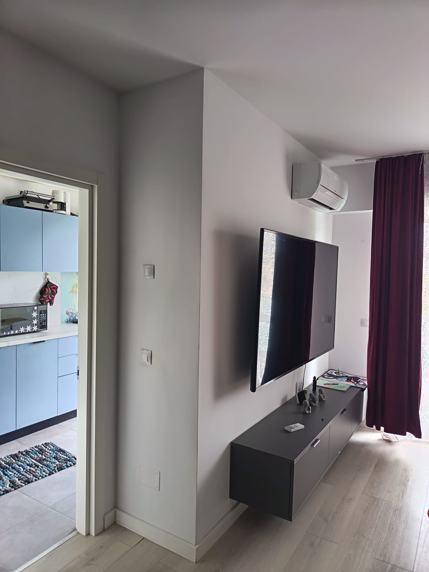 ÎNCHIRIEZ APARTAMENT CU O CAMERĂ – 50 mp – BLOC NOU – zona Conest Evolution