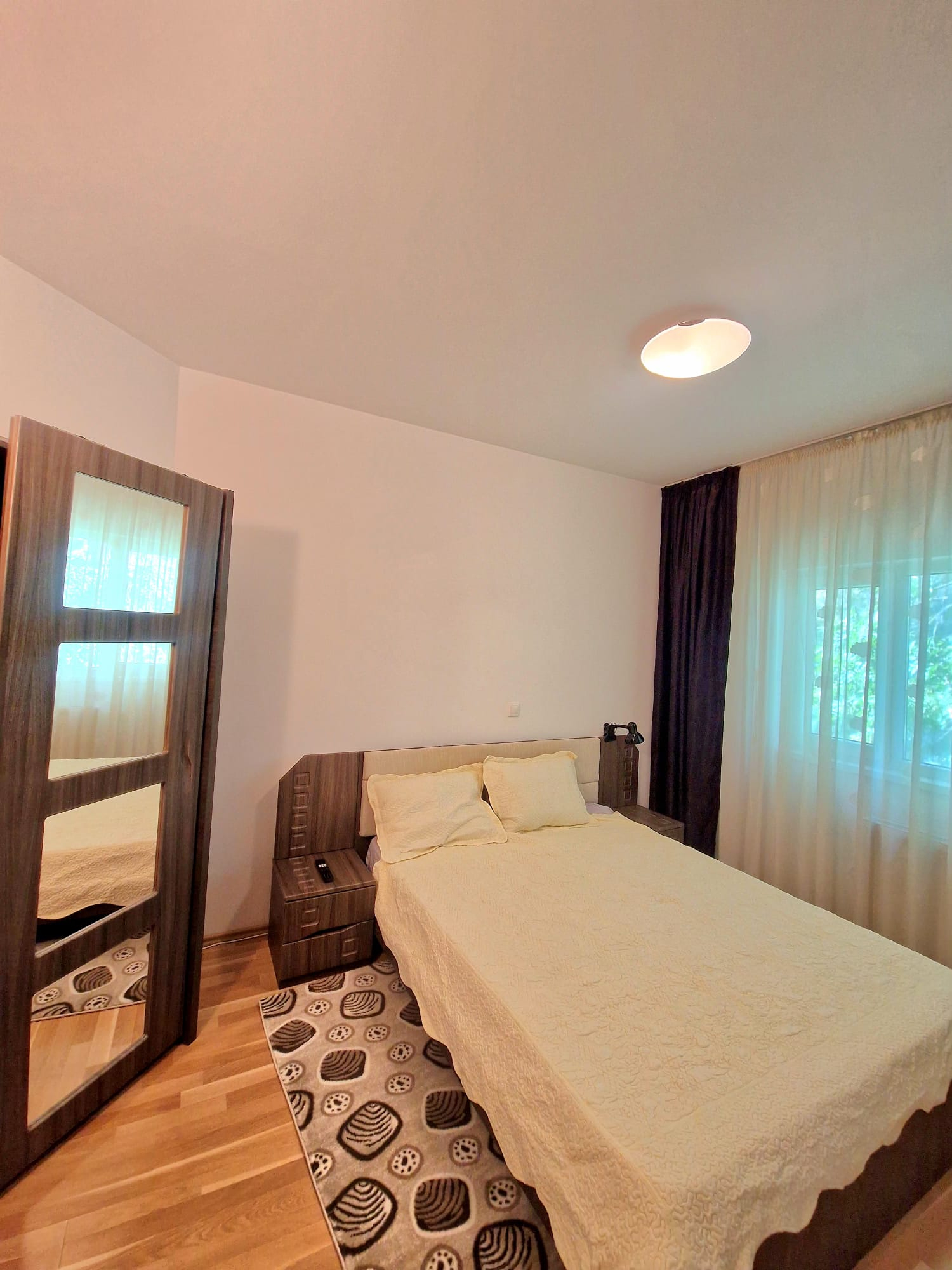 Apartament 2 camere COPOU - POZE reale, trimit si video , mobilat si utilat complet, loc de parcare inclus in pret ,  complex  exclusivist  (copou bel