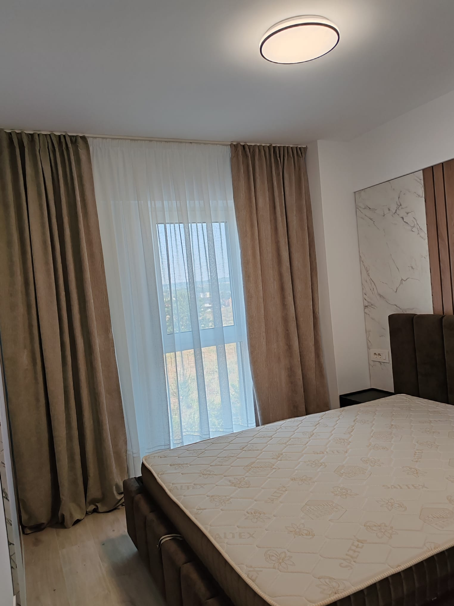 ÎNCHIRIEZ APARTAMENT CU 2 CAMERE - 50 mp - bloc nou - prima închiriere -  zona Aleea Tudor Neculai