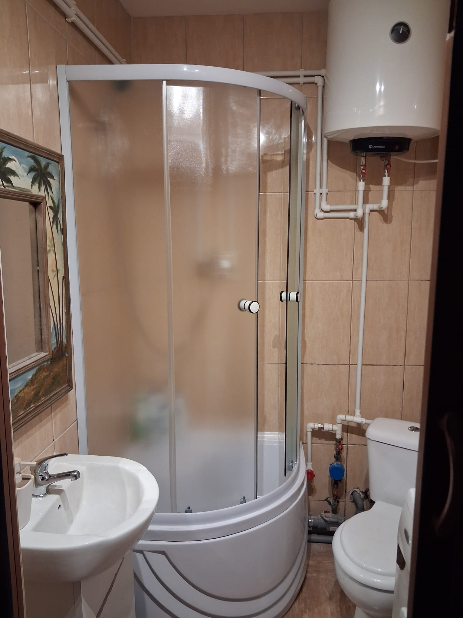 Garsoniera sturza = etaj 1 - baie cu wc si cabina dus