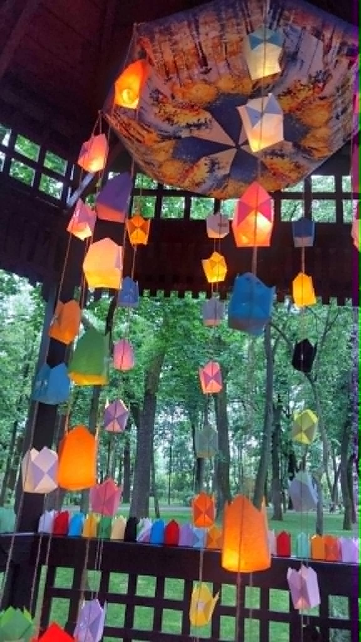 Mii de gulguțe au strălucit în Copou, la Festivalul Luminii