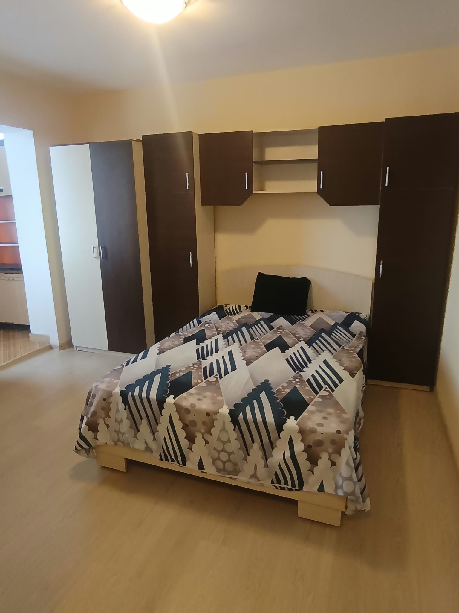 Vand/ inchiriez apartament 2 camere SD, zona piata Alexandru