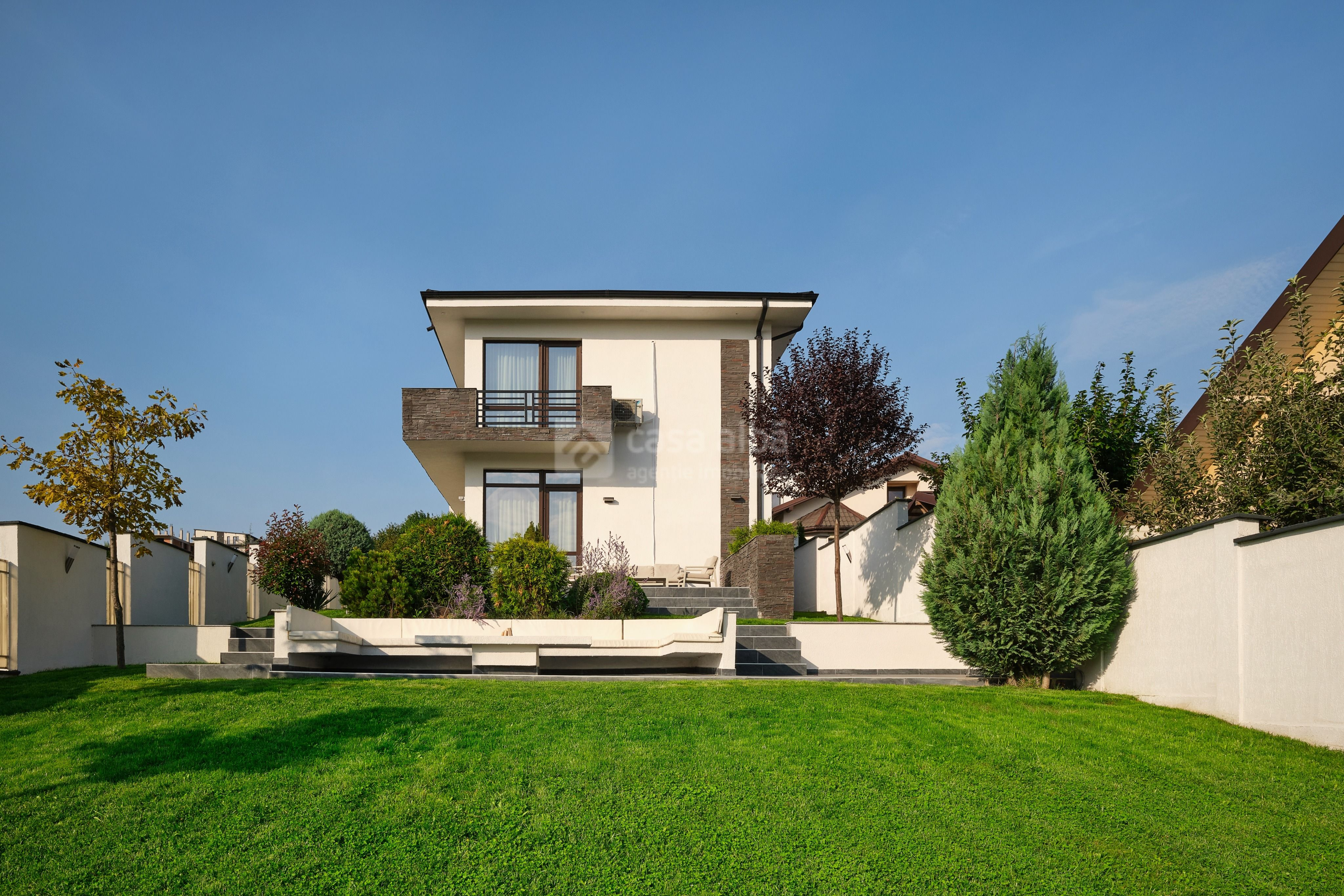 Intre casa si gradina | 3 dormitoare, intimitate si vedere panoramica