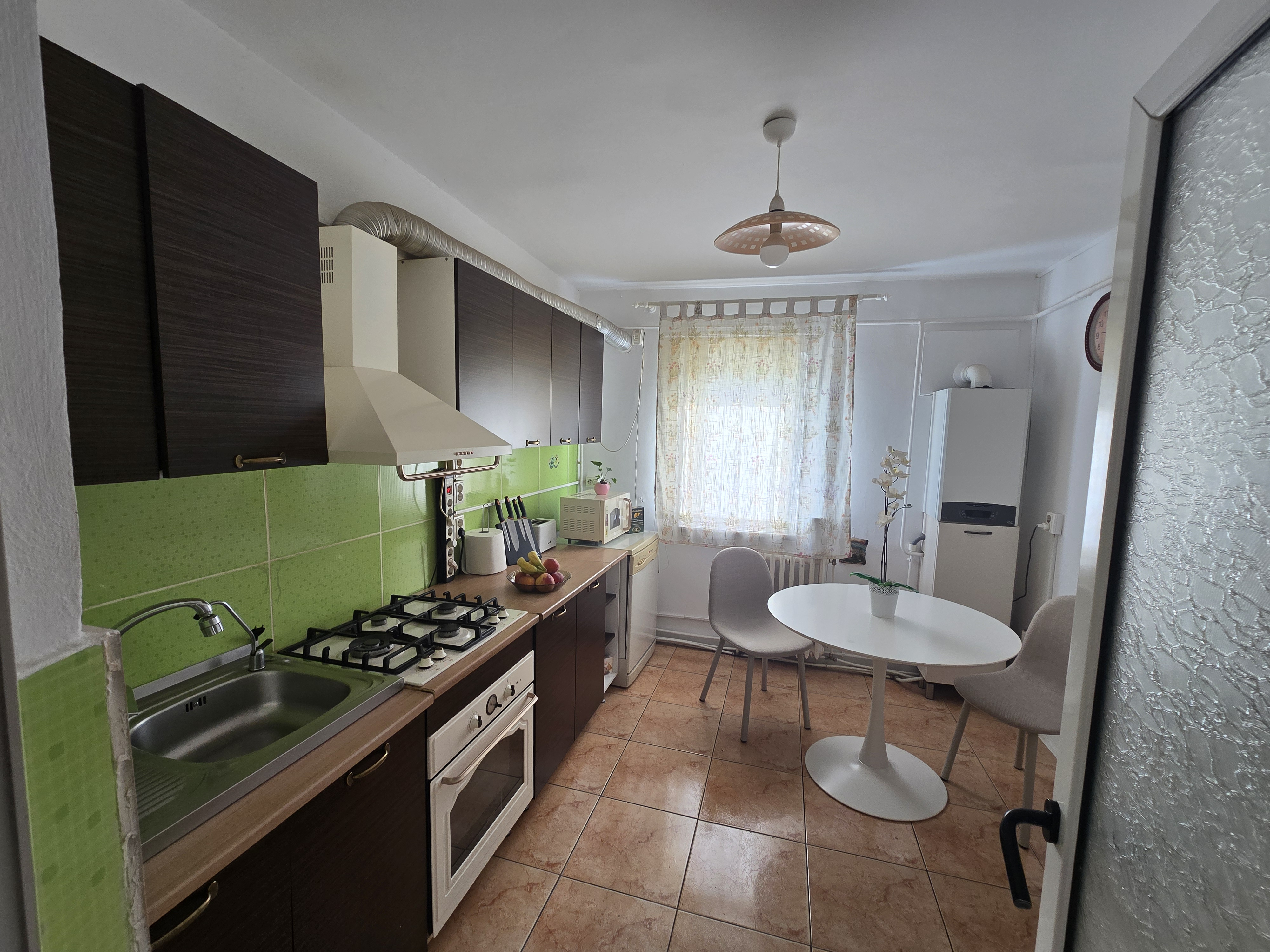 Vând ap 3 camere centru