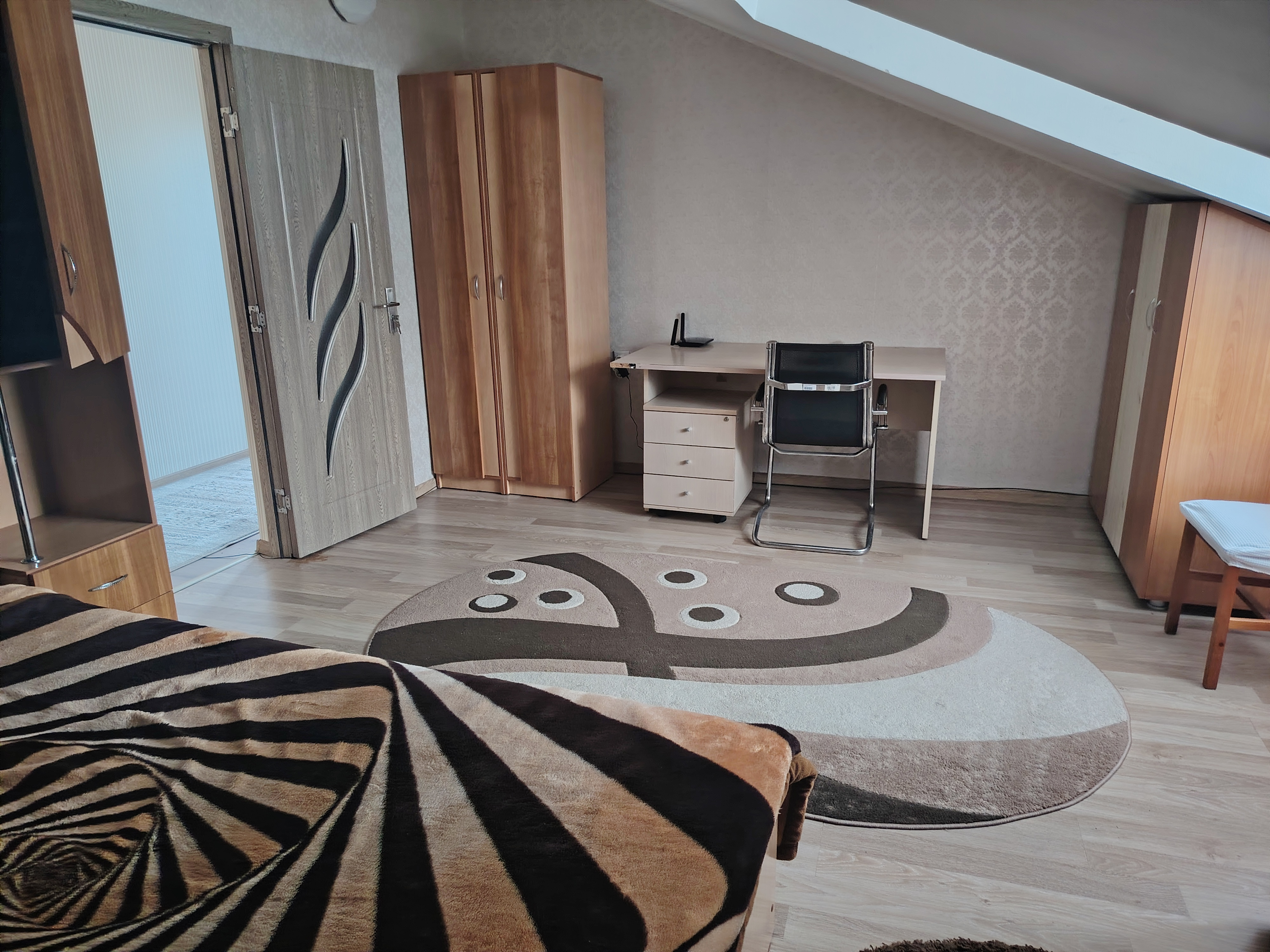Închiriere camera in apartament decomandat 