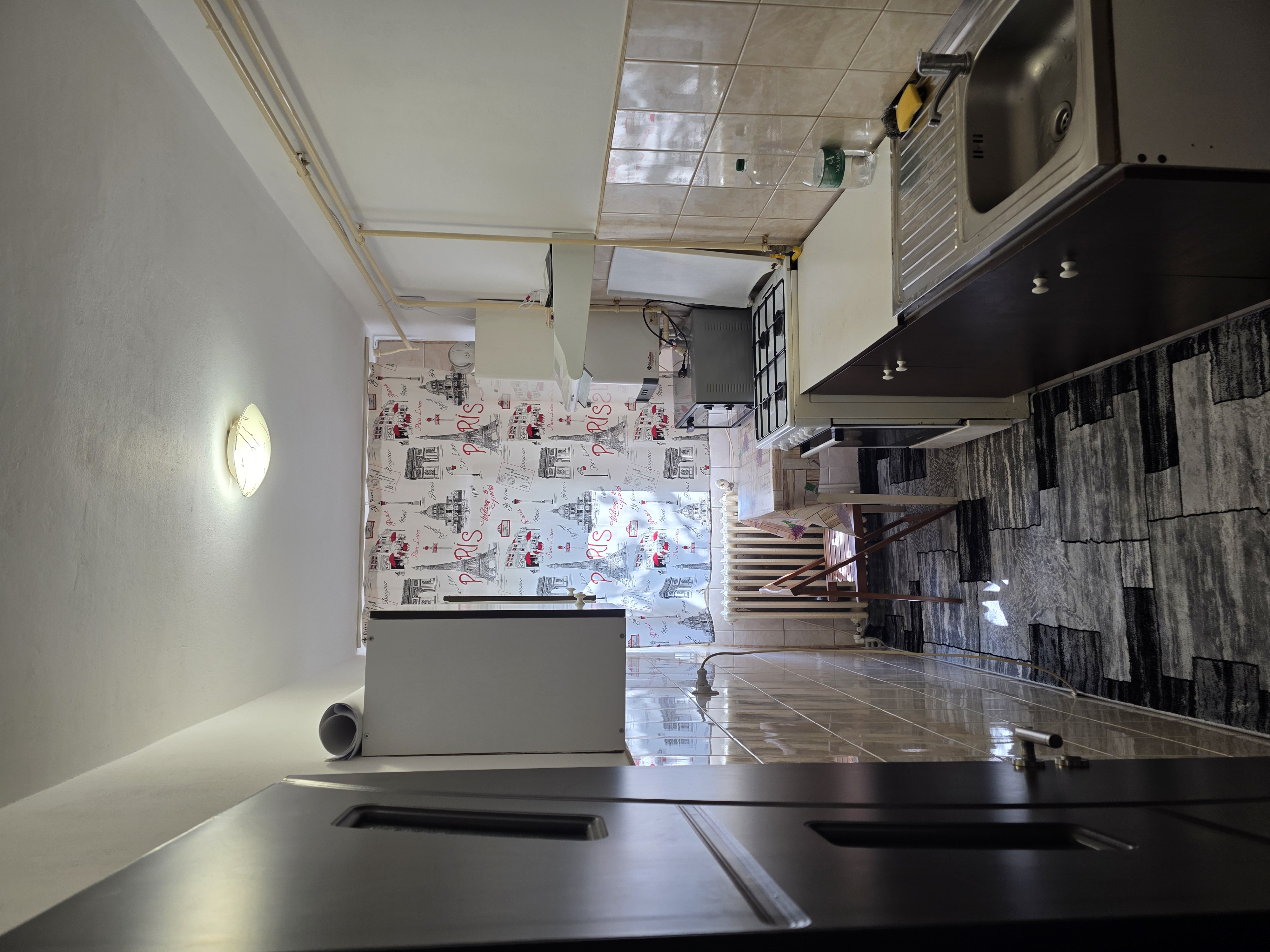 Persoană fizică închiriez apartament cu o cameră decomandat 