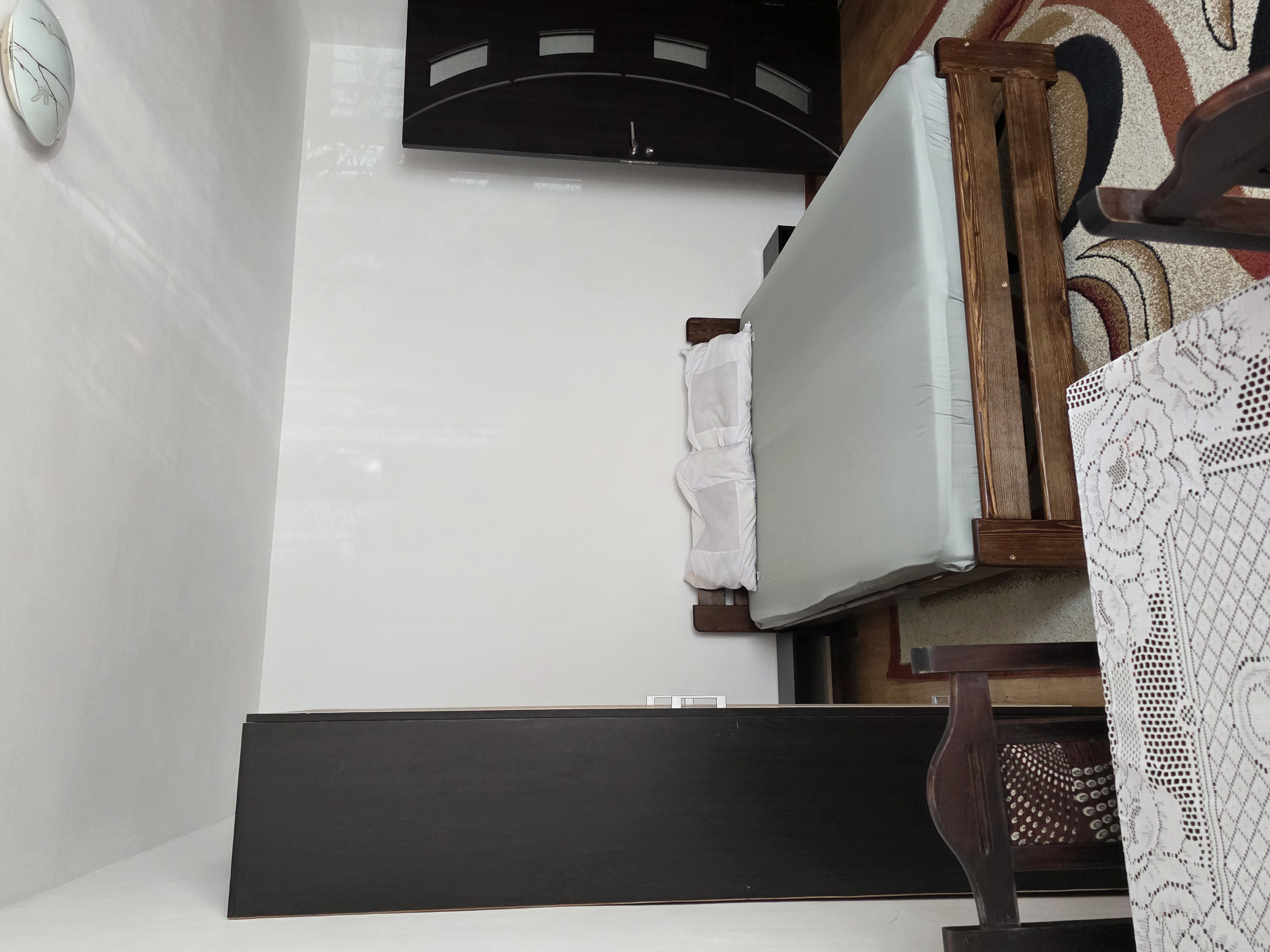 Persoană fizică închiriez apartament cu o cameră decomandat 