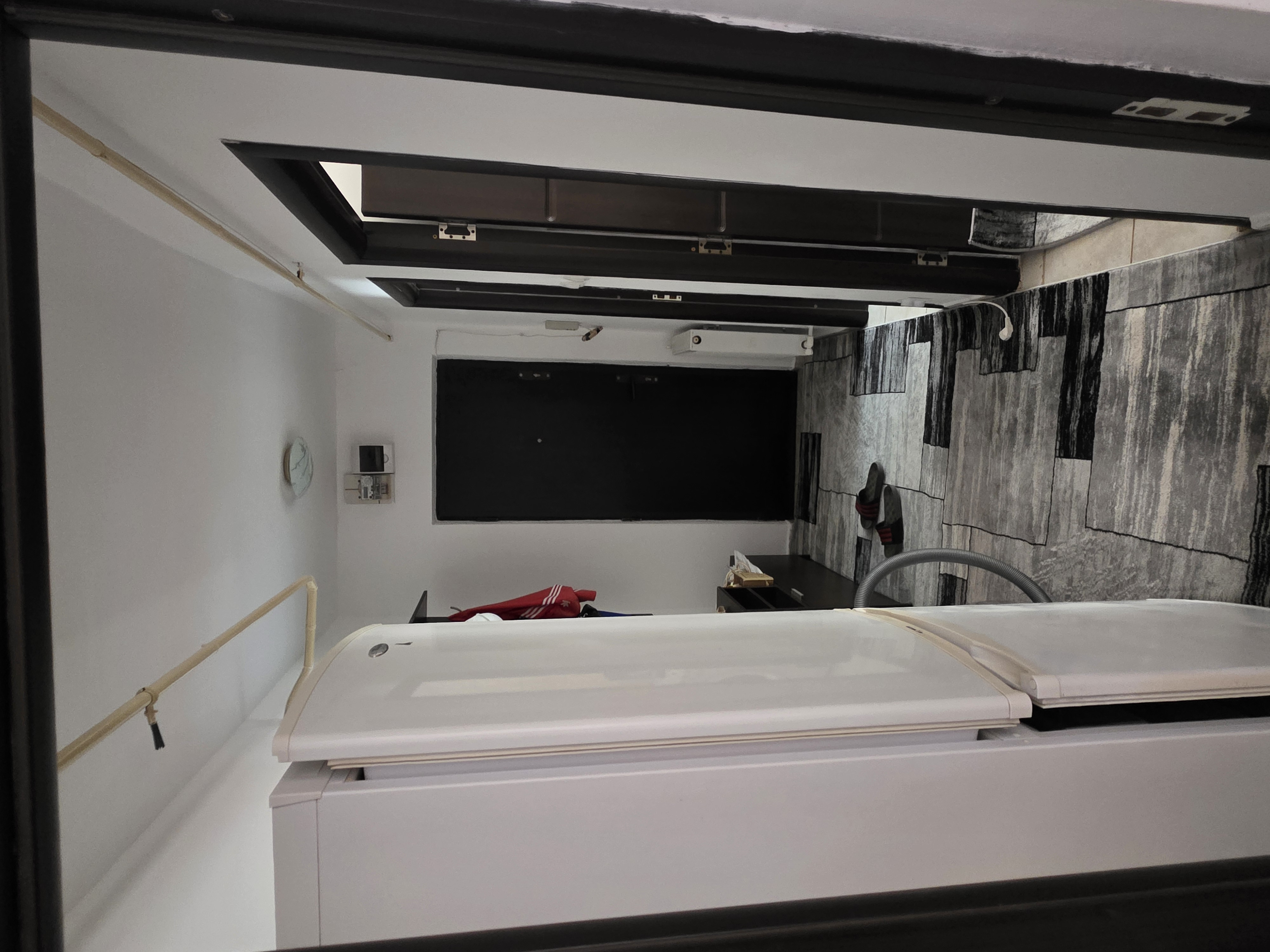 Persoană fizică închiriez apartament cu o cameră decomandat 