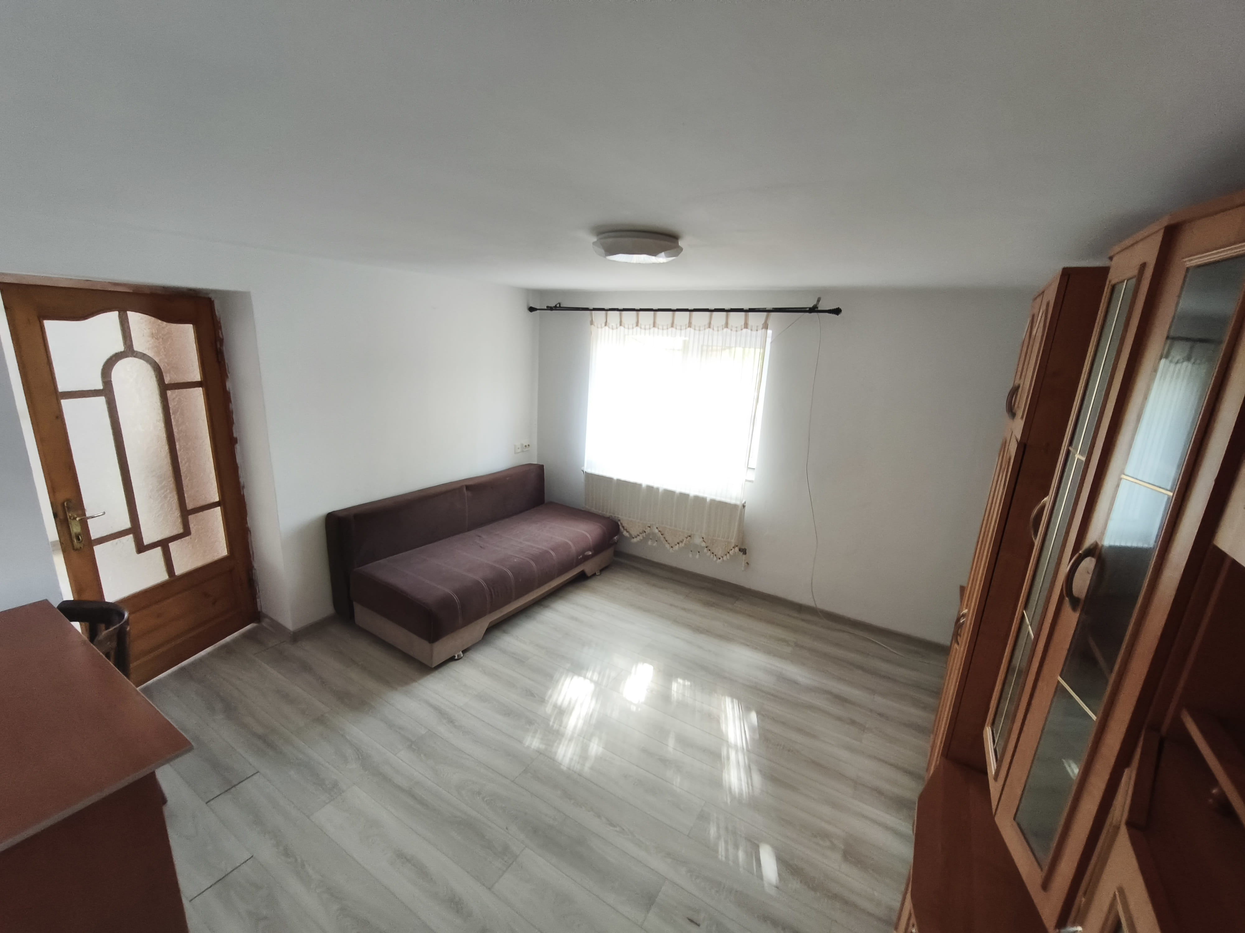 PF inchiriez 1 camera la casa, totul separat,Copou - Sararie