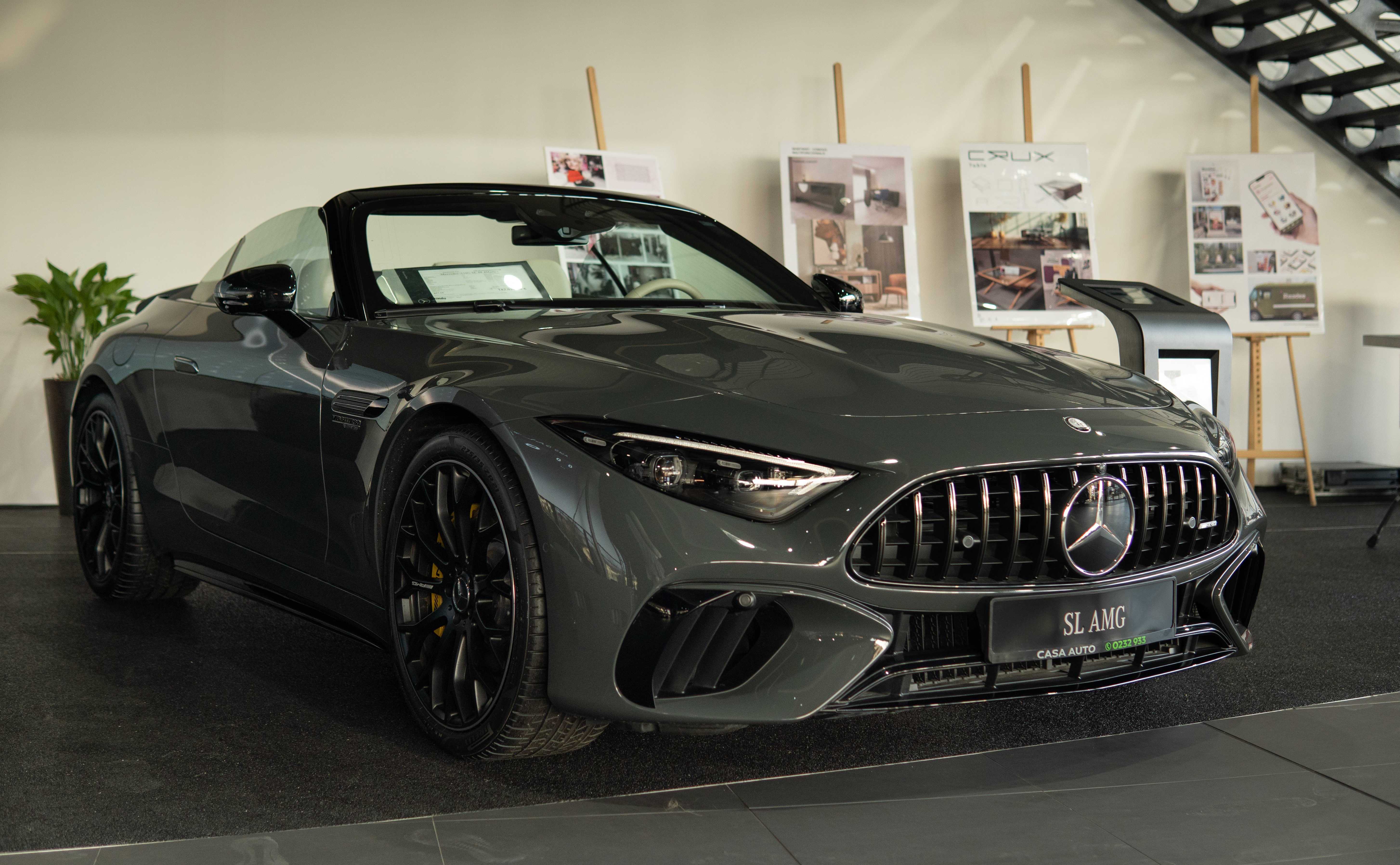 Spectacol exclusiv pentru clienții Casa Auto Iași, înainte de deschiderea publică a galeriei Follow the ART