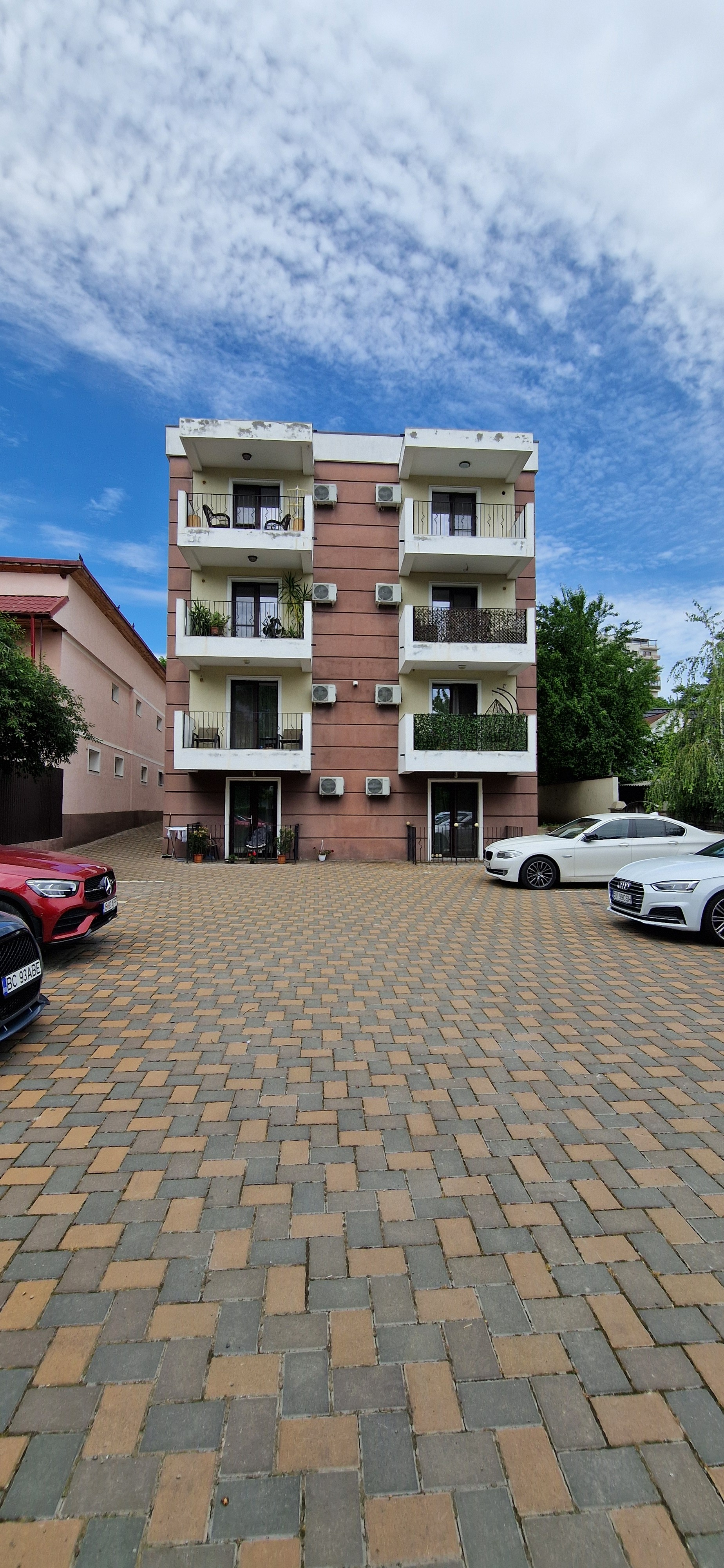 Disponibil pentru închiriere un apartament cu 2 camere, CENTRU