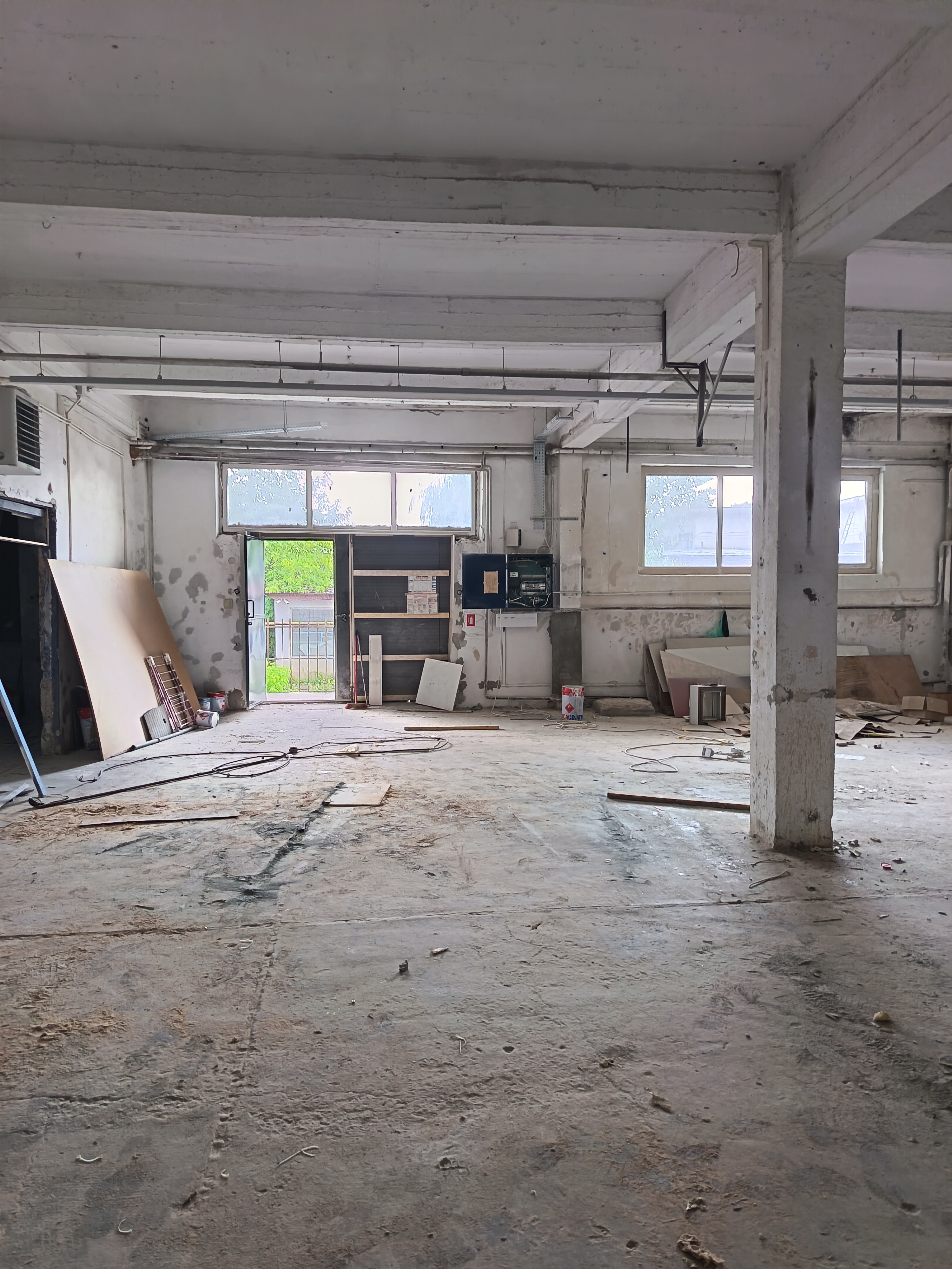 De închiriat: Hală producție / depozitare – 281 mp (Zona Socola - Poitiers)