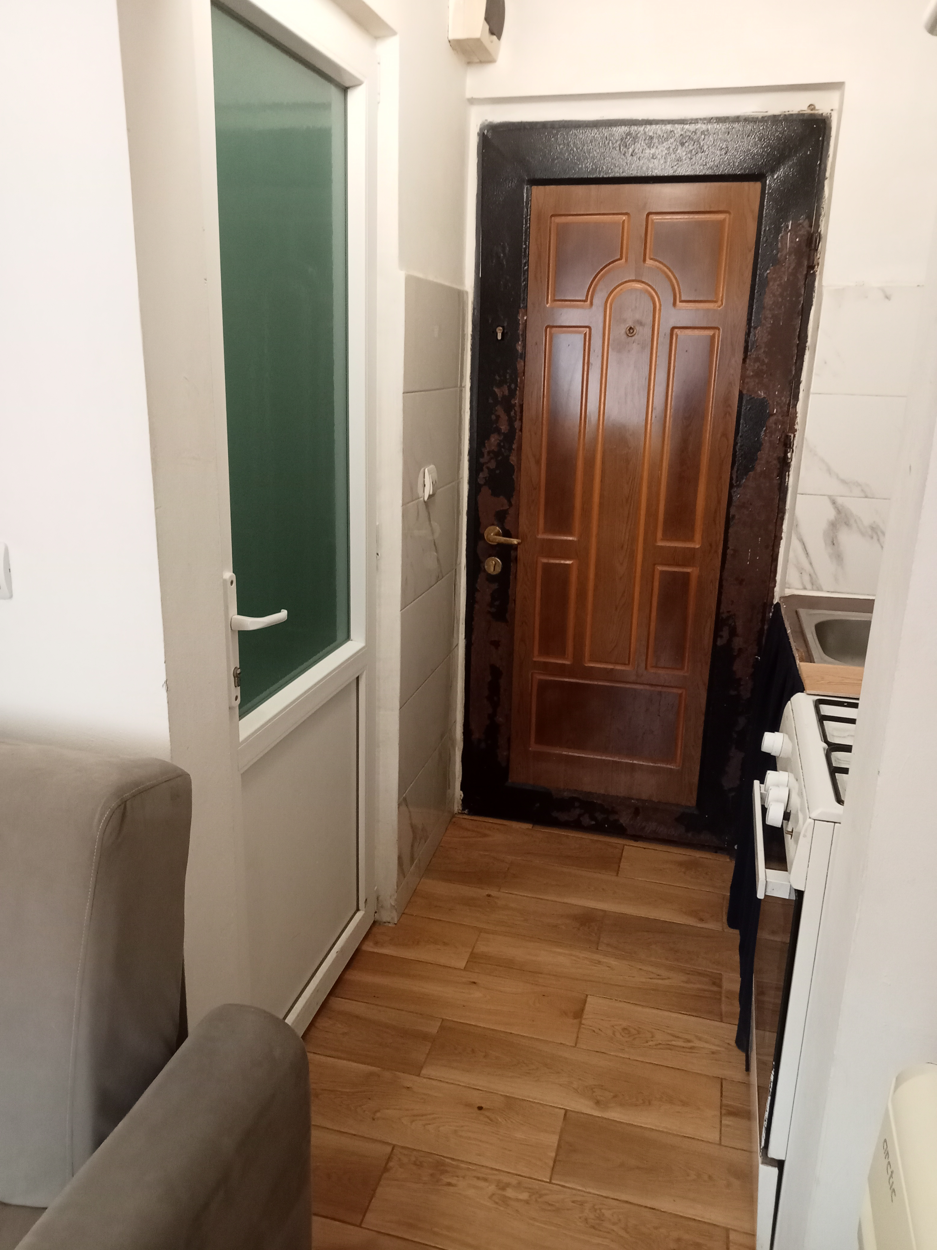 28000 euro negociabil, garsoniera  Granit
