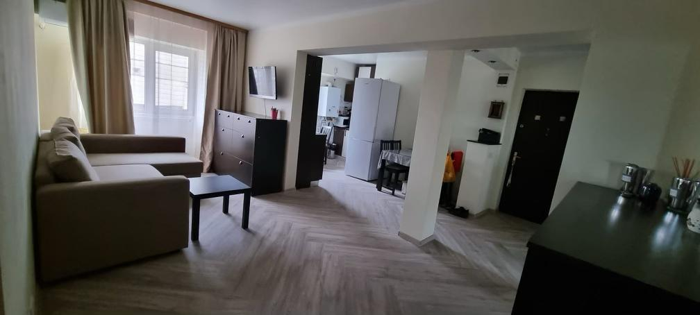 De ce sa inchiriezi de la mine apartamentul cu 4 camere din Nicolina si sa te bucuri zi de zi?