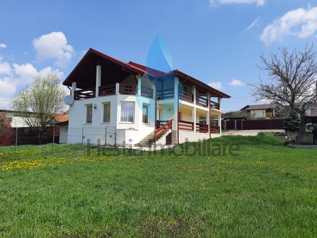 Vila cu 1670mp teren, Barnova-Iasi.