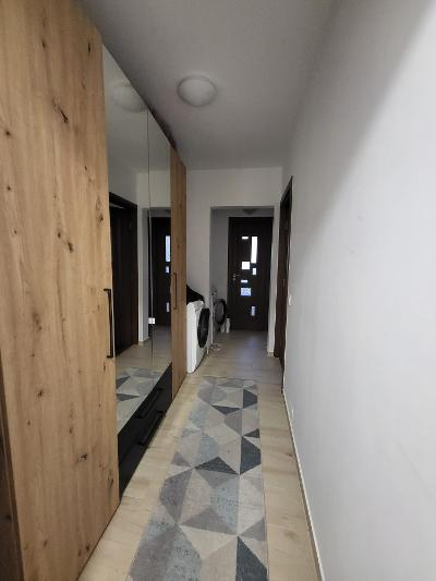PERSOANA FIZICA  închiriez apartament cu 3 camere NICOLINA  str. Libertații nr. 62