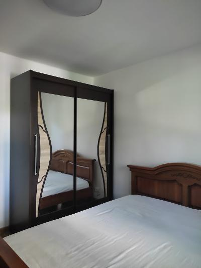PERSOANA FIZICA  închiriez apartament cu 3 camere NICOLINA  str. Libertații nr. 62