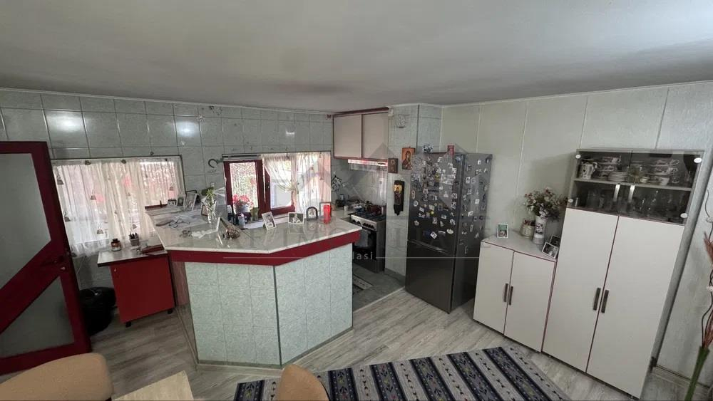 Barnova str Principala Vila P+1+M 225mp Teren 600mp amenajat