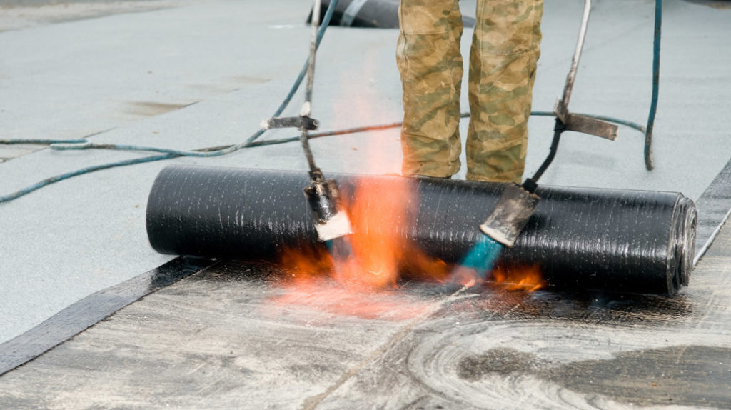 Executam izolatii bituminoase, placari polistiren, acoperisuri