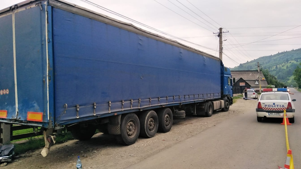 FOTO - Patru tineri au murit într-un tragic accident
