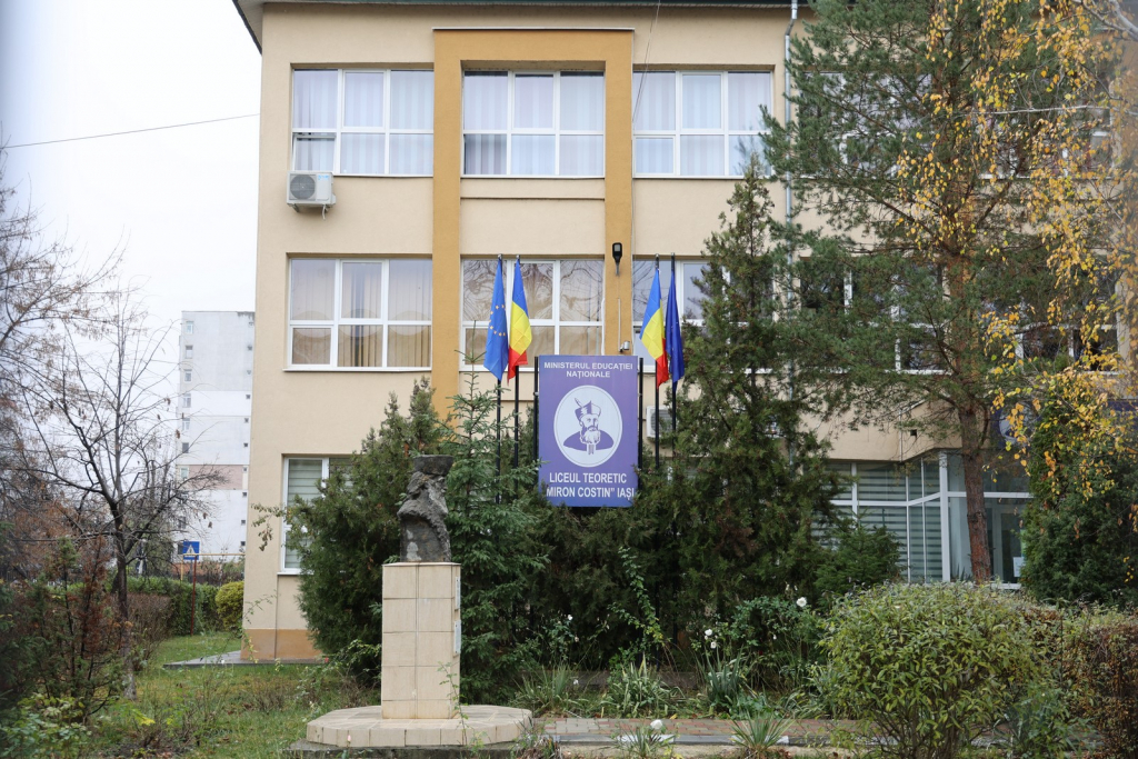 Se ridică o şcoală nouă pentru că directorii unui liceu nu mai vor clase primare